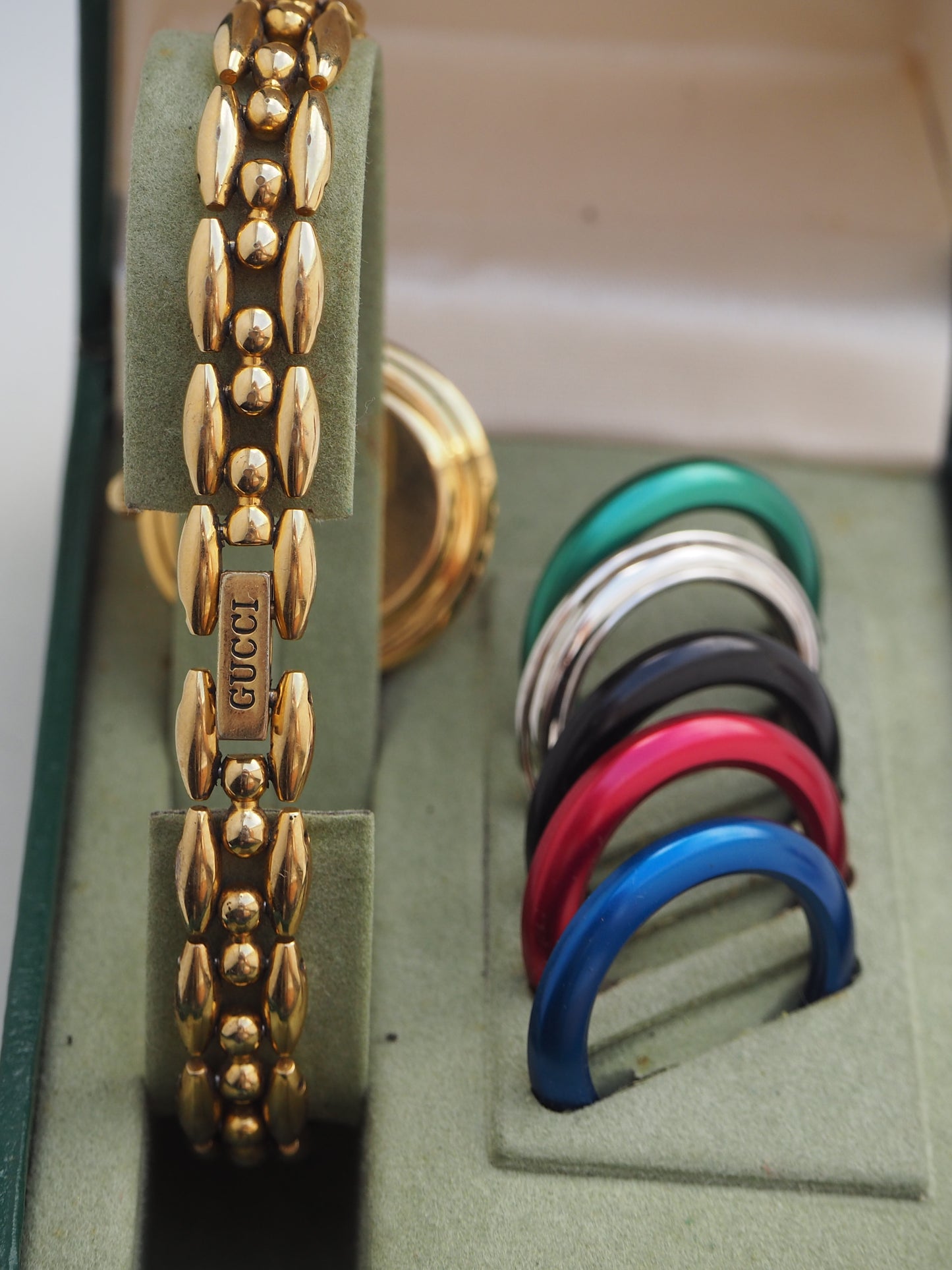 GUCCI INTERCHANGEABLE BEZEL WATCH