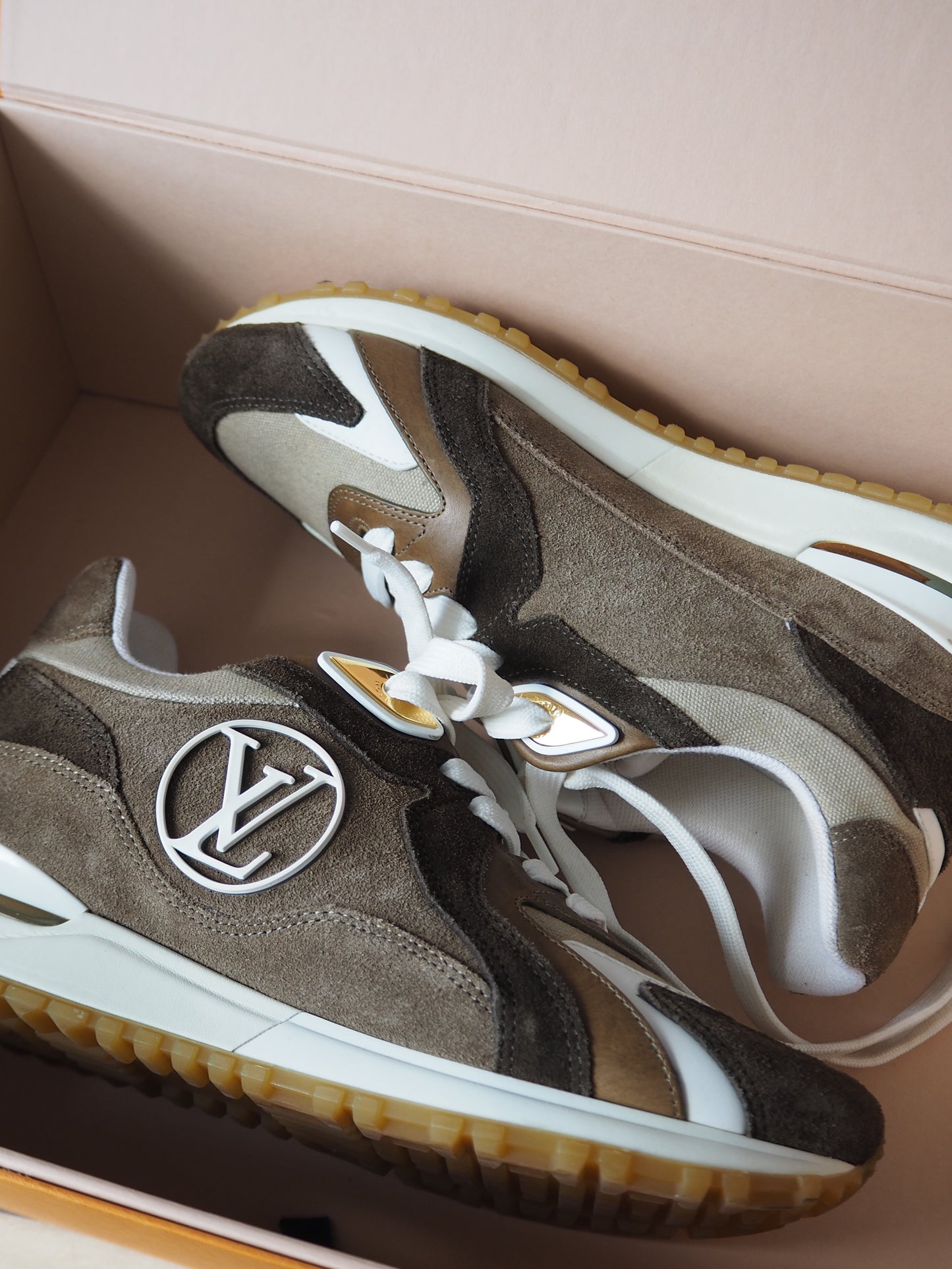 LOUIS VUITTON RUN AWAY SNEAKERS KHAKI