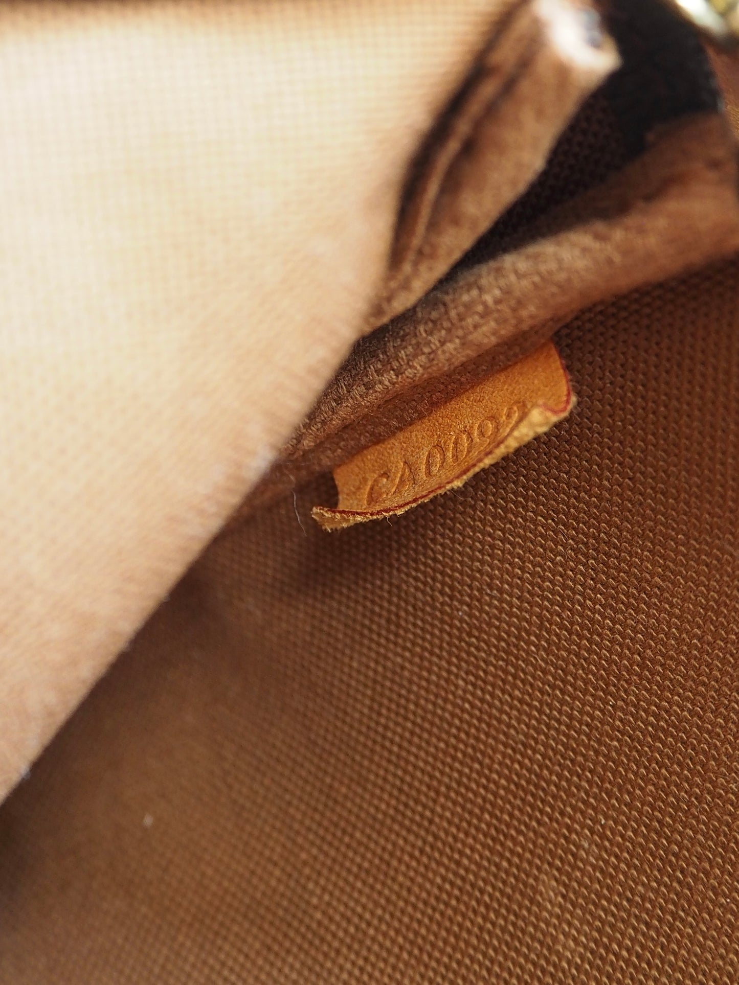 LOUIS VUITTON POCHETTE ACCESSOIRES