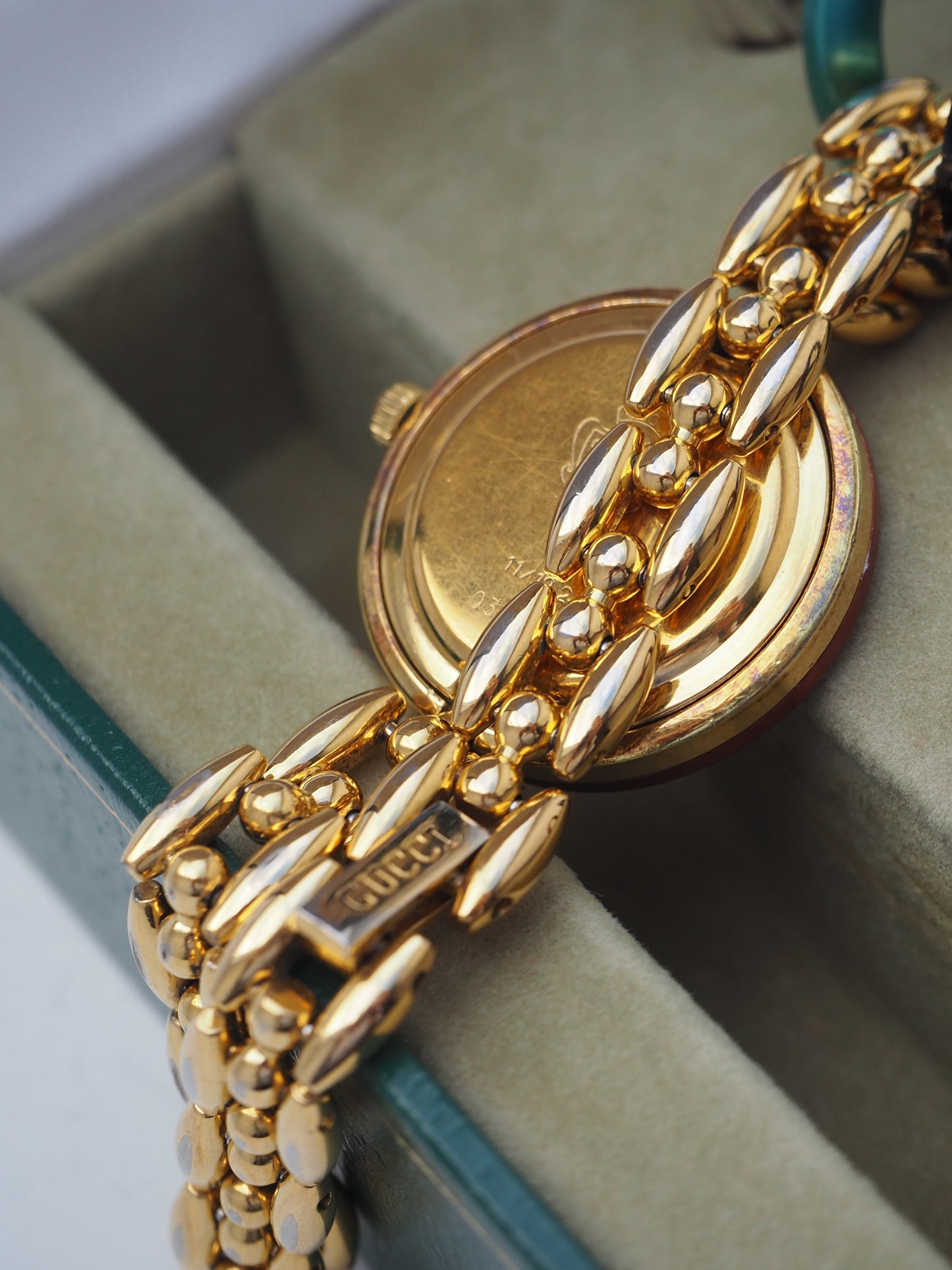 GUCCI INTERCHANGEABLE BEZEL WATCH