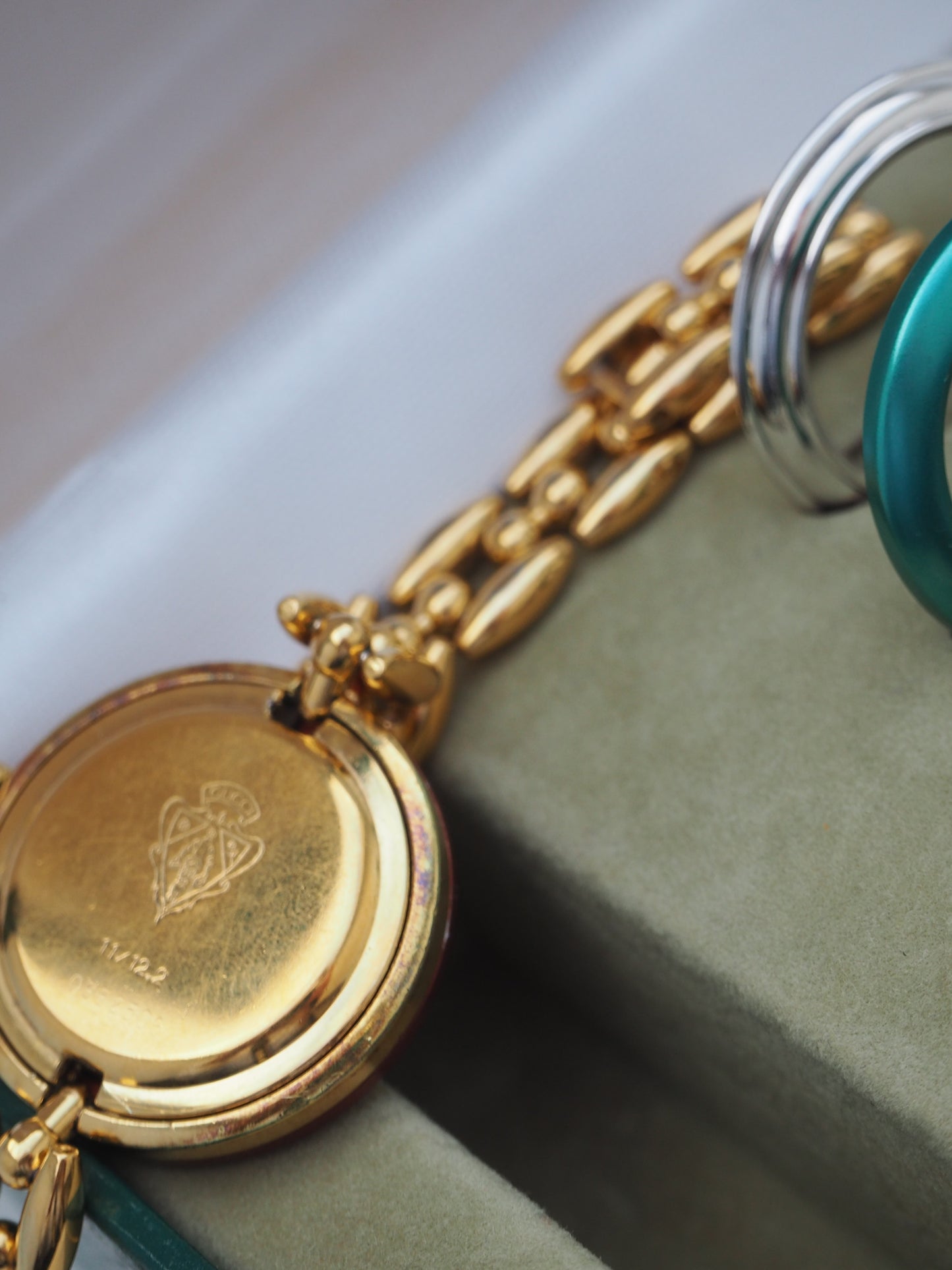 GUCCI INTERCHANGEABLE BEZEL WATCH