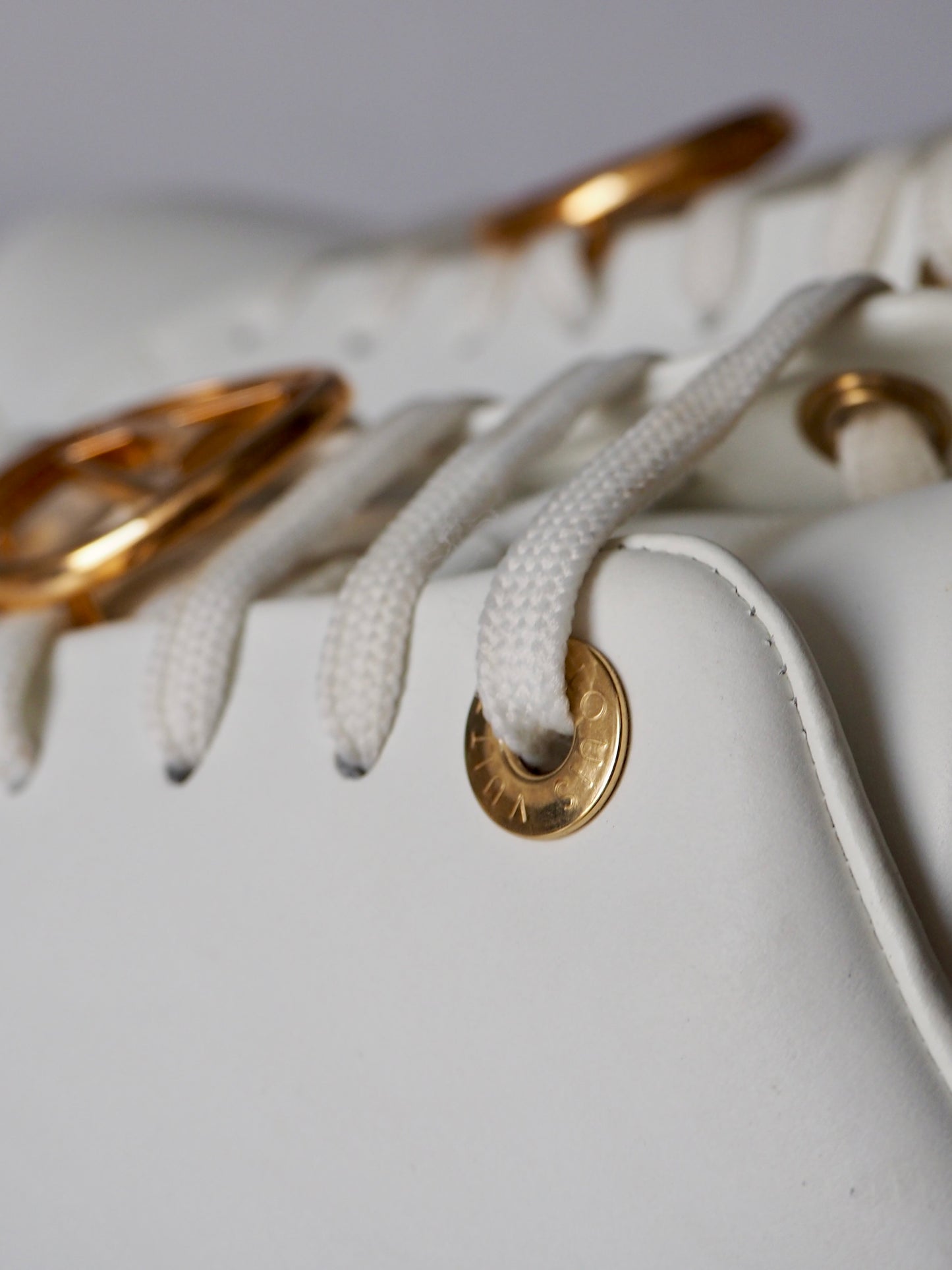 LOUIS VUITTON FRONTROW SNEAKERS 39