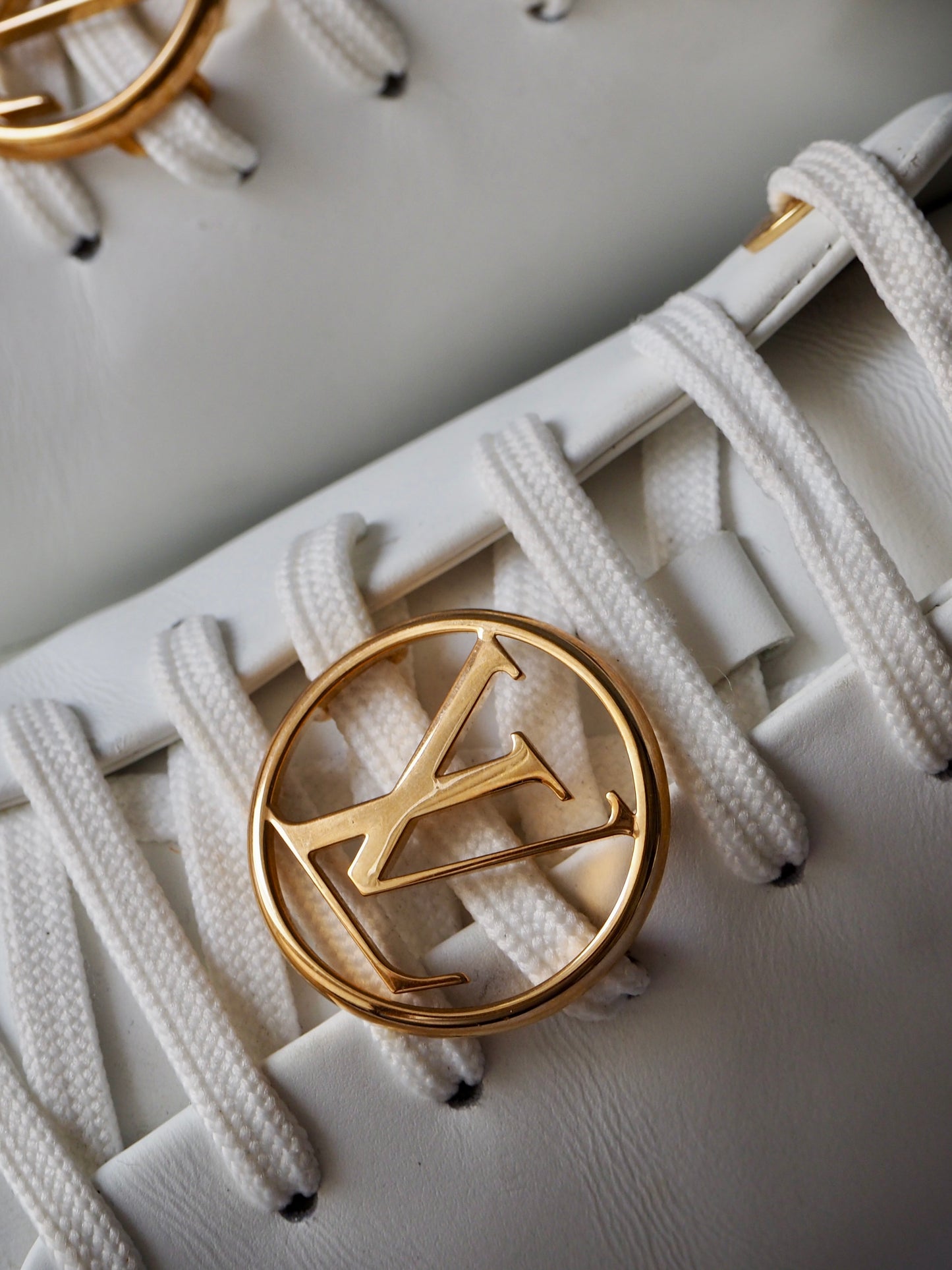 LOUIS VUITTON FRONTROW SNEAKERS 39