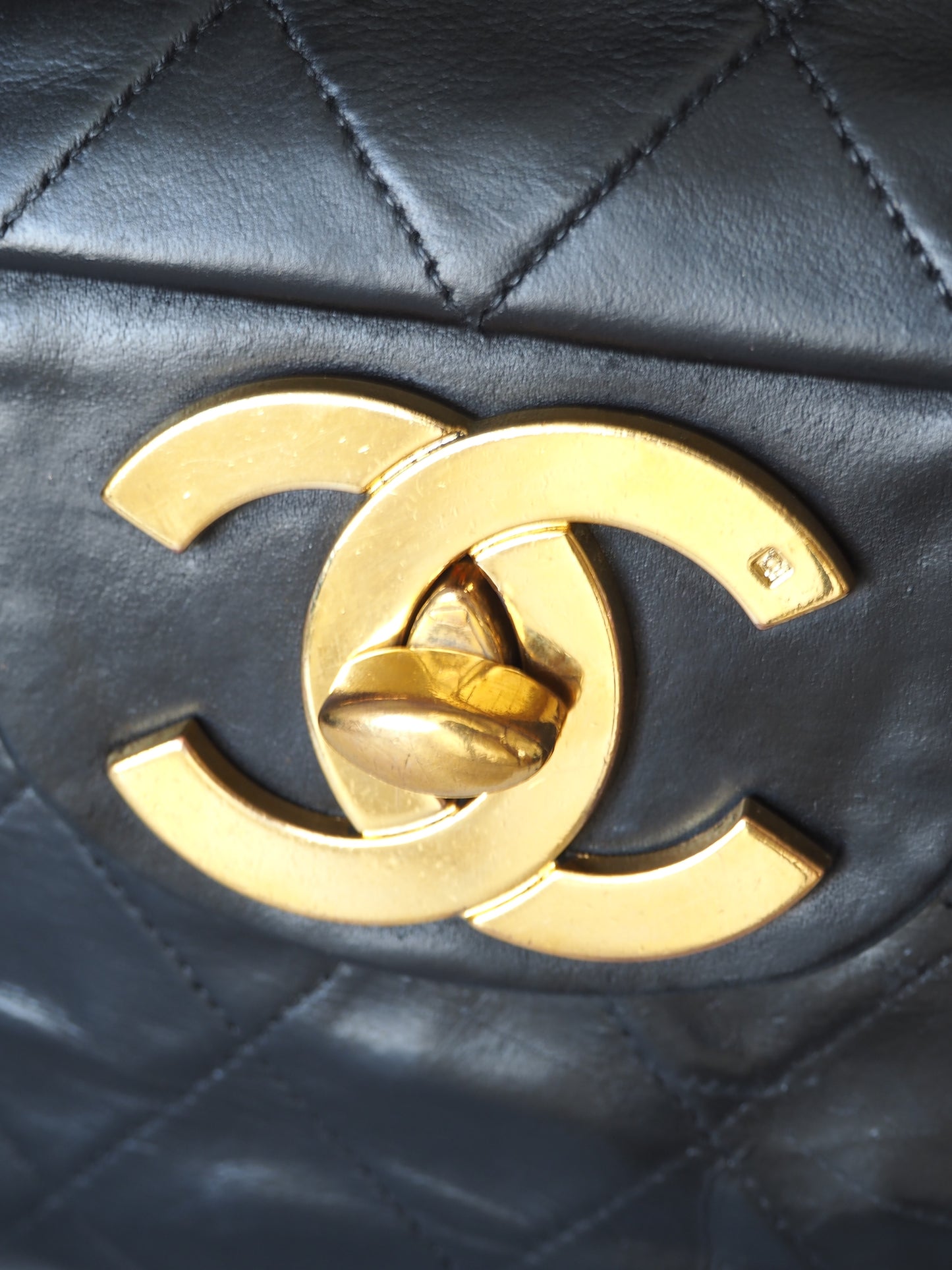 CHANEL CLASSIC JUMBO MAXI BAG