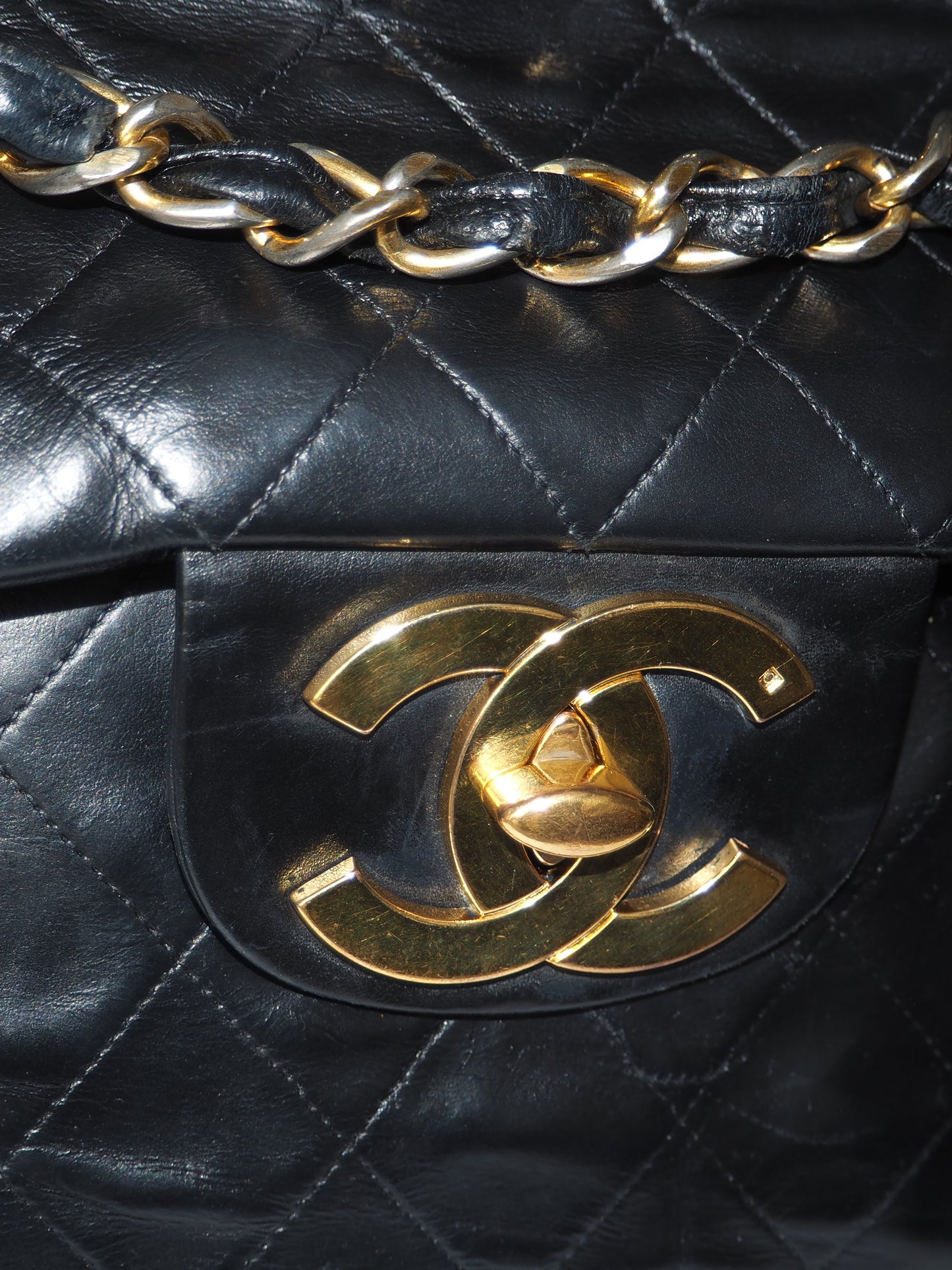 CHANEL CLASSIC JUMBO MAXI BAG