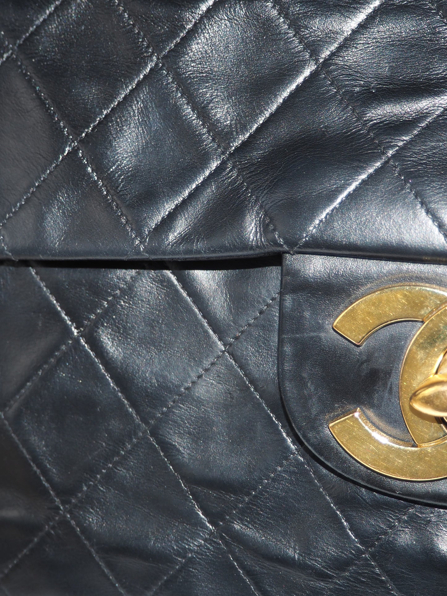CHANEL CLASSIC JUMBO MAXI BAG