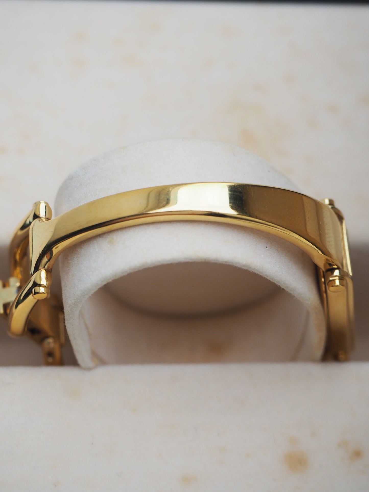 GUCCI 1500L HORSEBIT WATCH