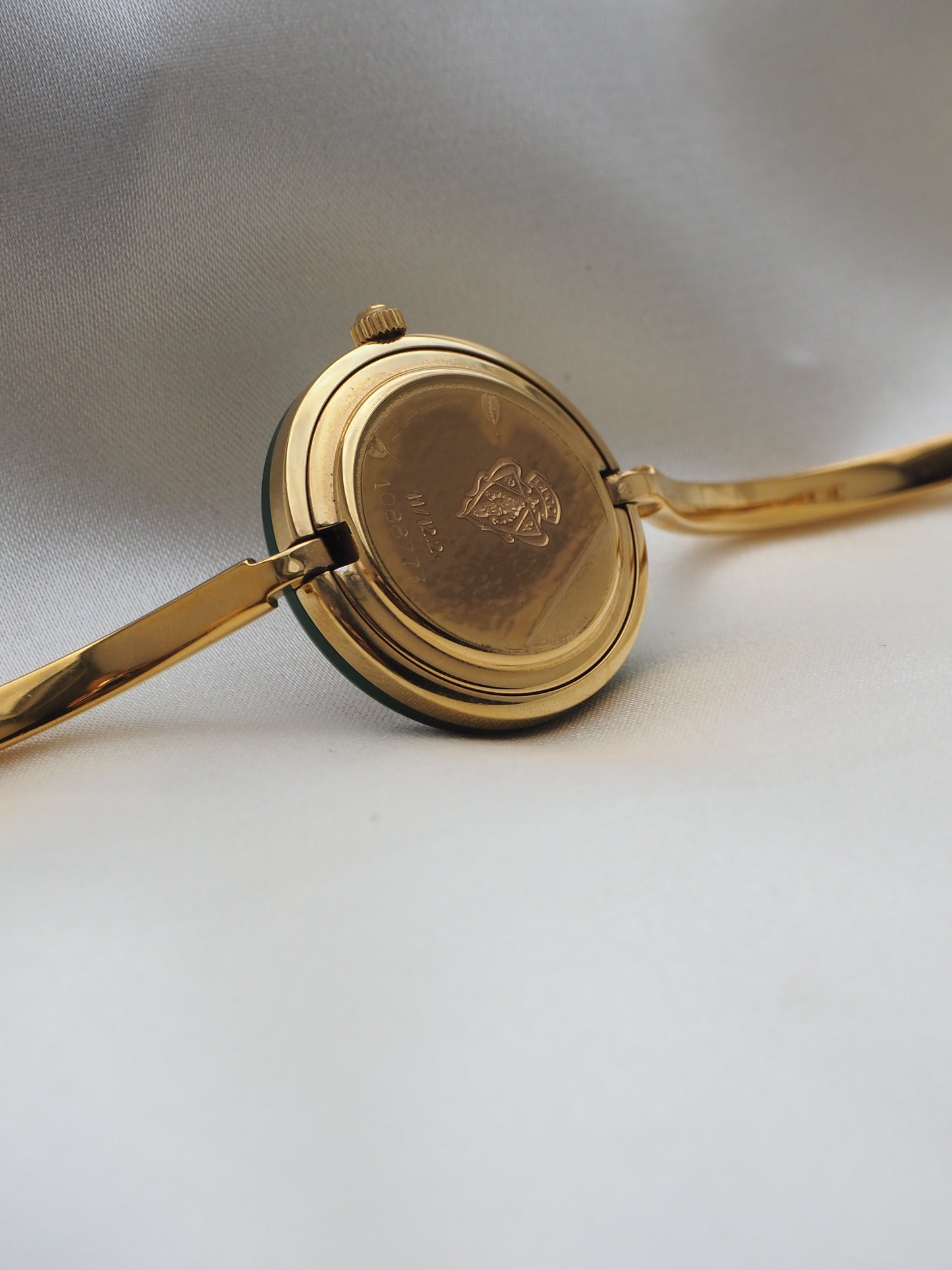 GUCCI INTERCHANGEABLE BEZEL WATCH