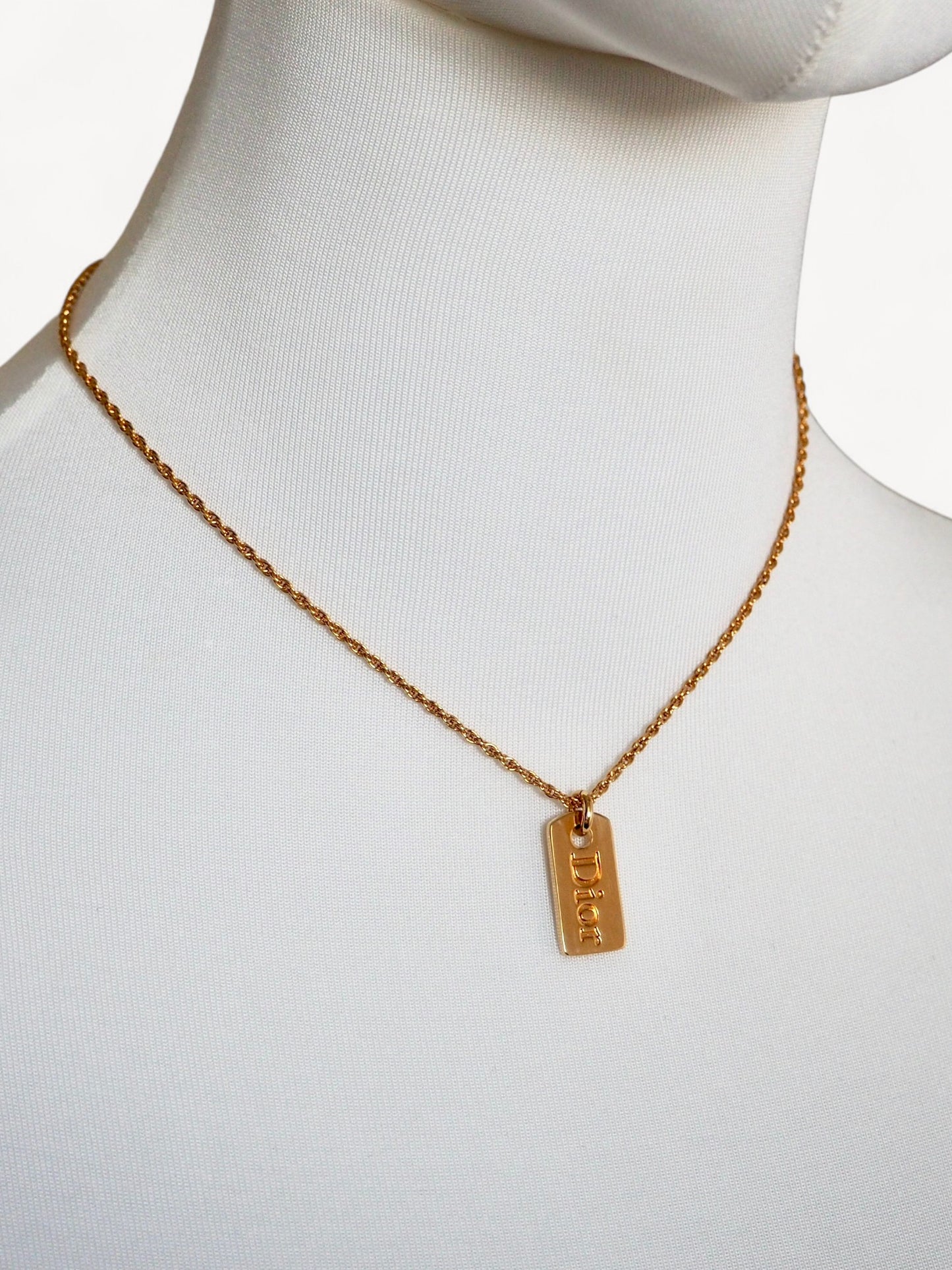 CHISTIAN DIOR NECKLACE
