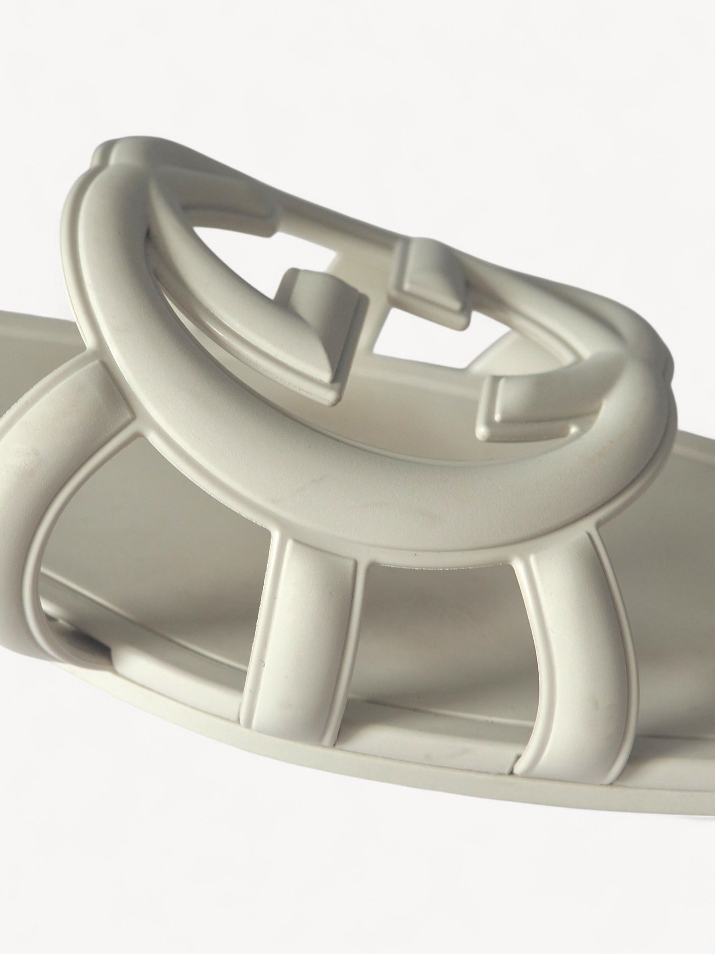 GUCCI INTERLOCKING G SLIDE SANDALS WHITE