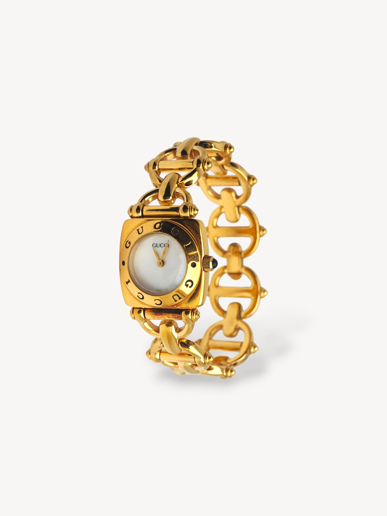 GUCCI 腕時計　6400L グッチ Gucci 6400L Vintage Gold-Plated Watch – Mother of Pearl Dial