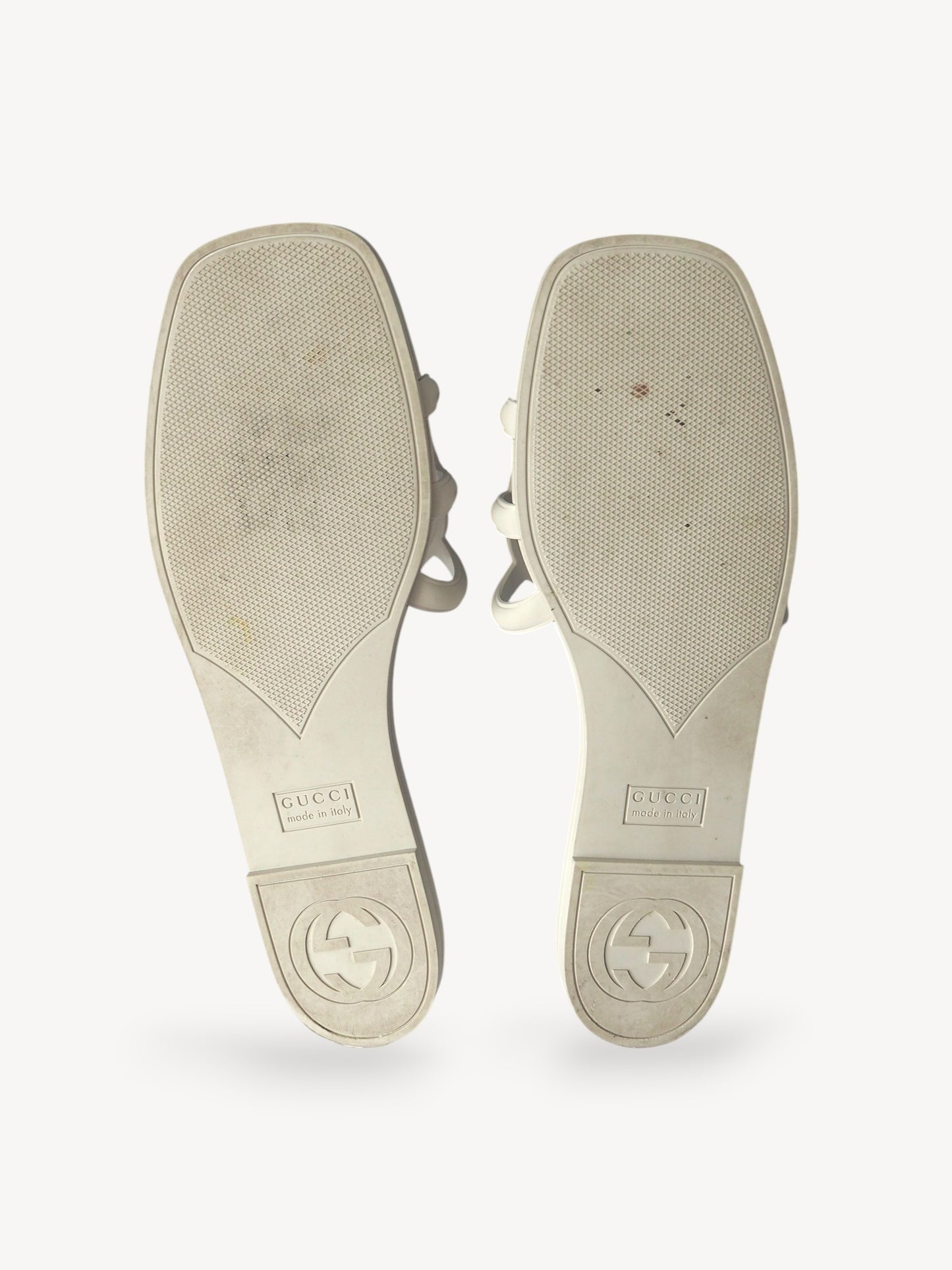 GUCCI INTERLOCKING G SLIDE SANDALS WHITE