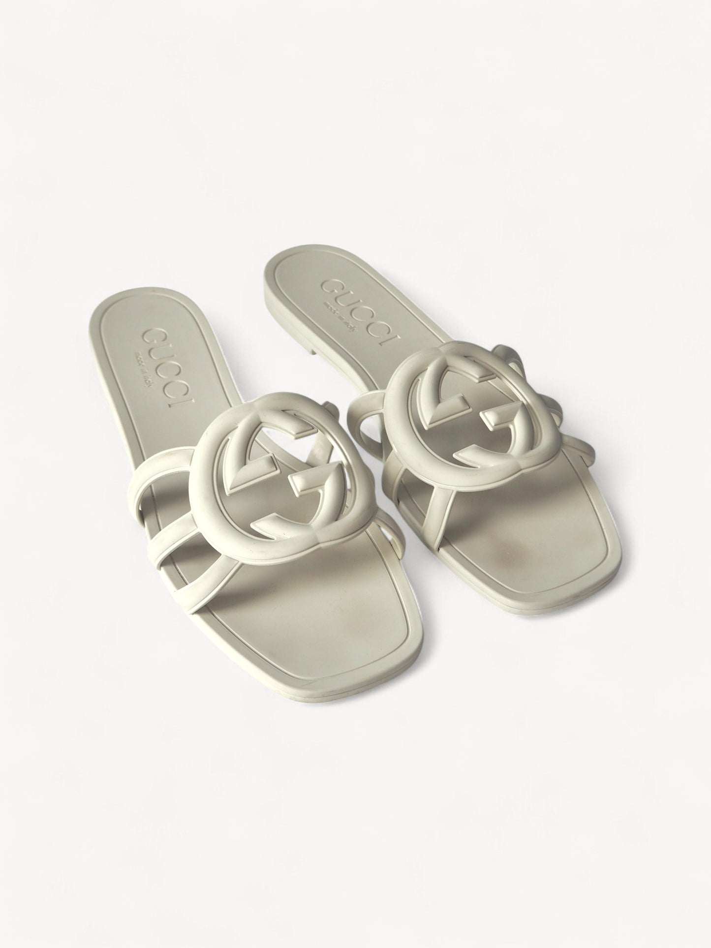 GUCCI INTERLOCKING G SLIDE SANDALS WHITE