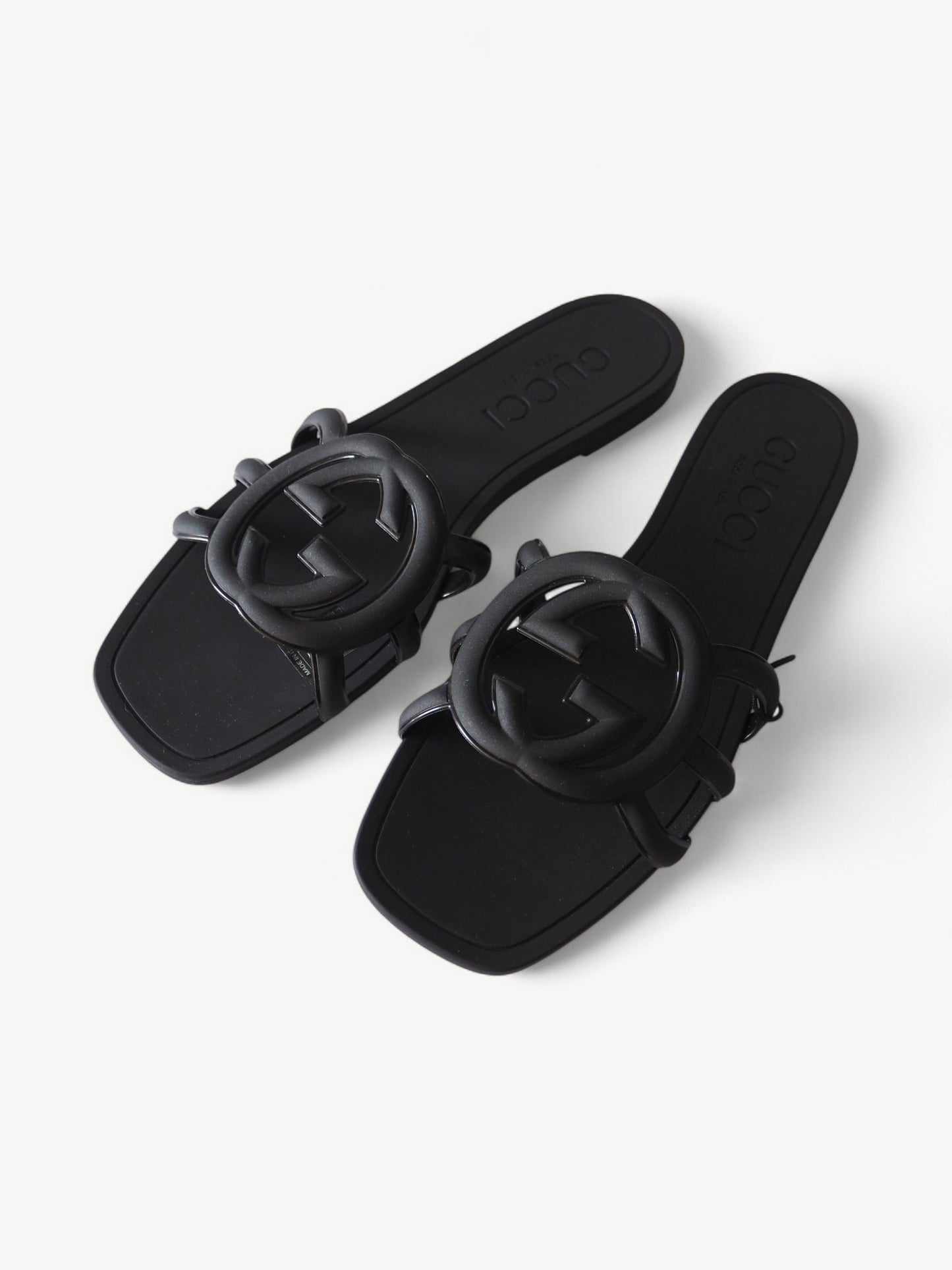 GUCCI INTERLOCKING G SLIDE SANDALS BLACK