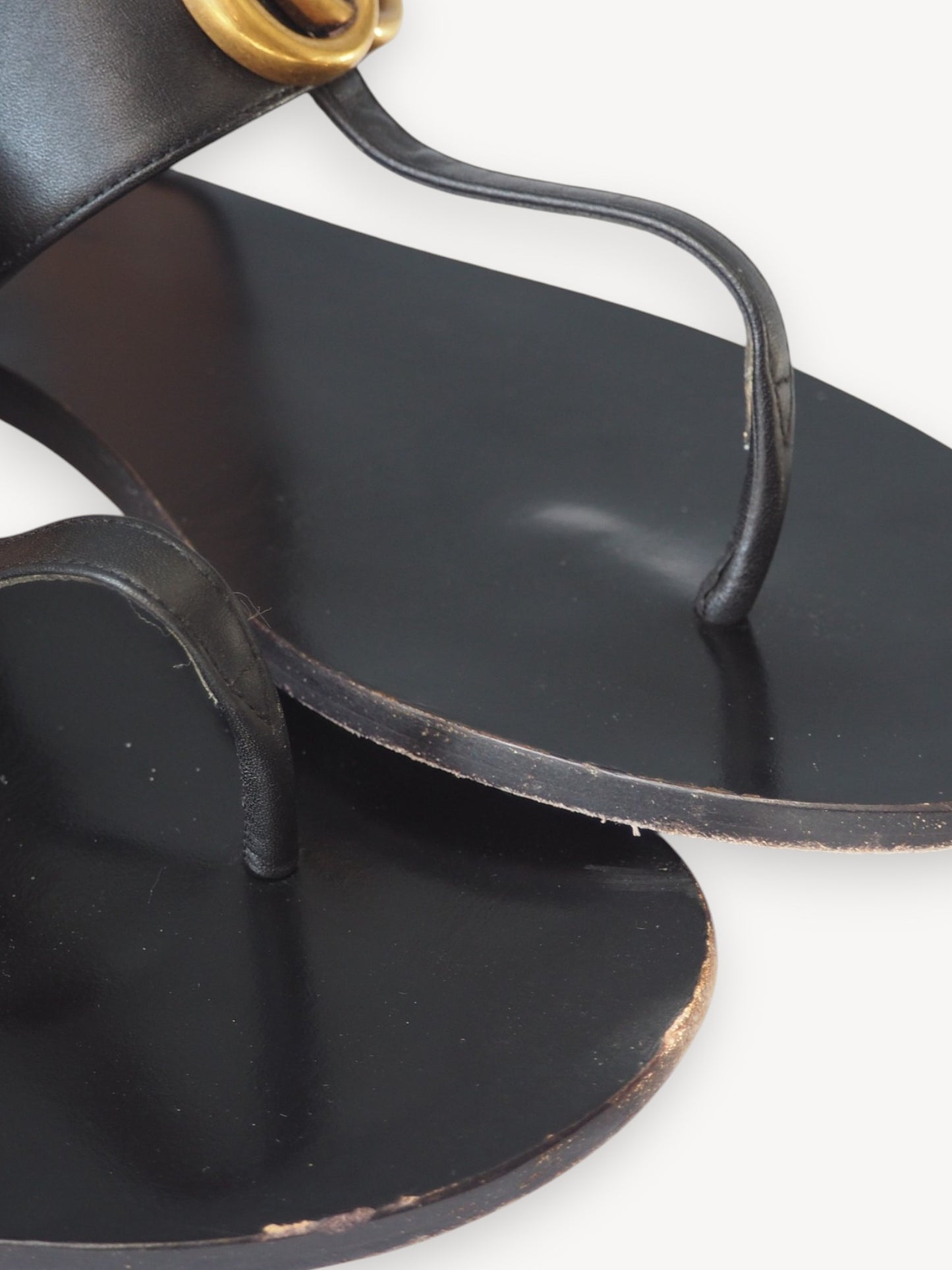 GUCCI MARMONT THONG SANDALS