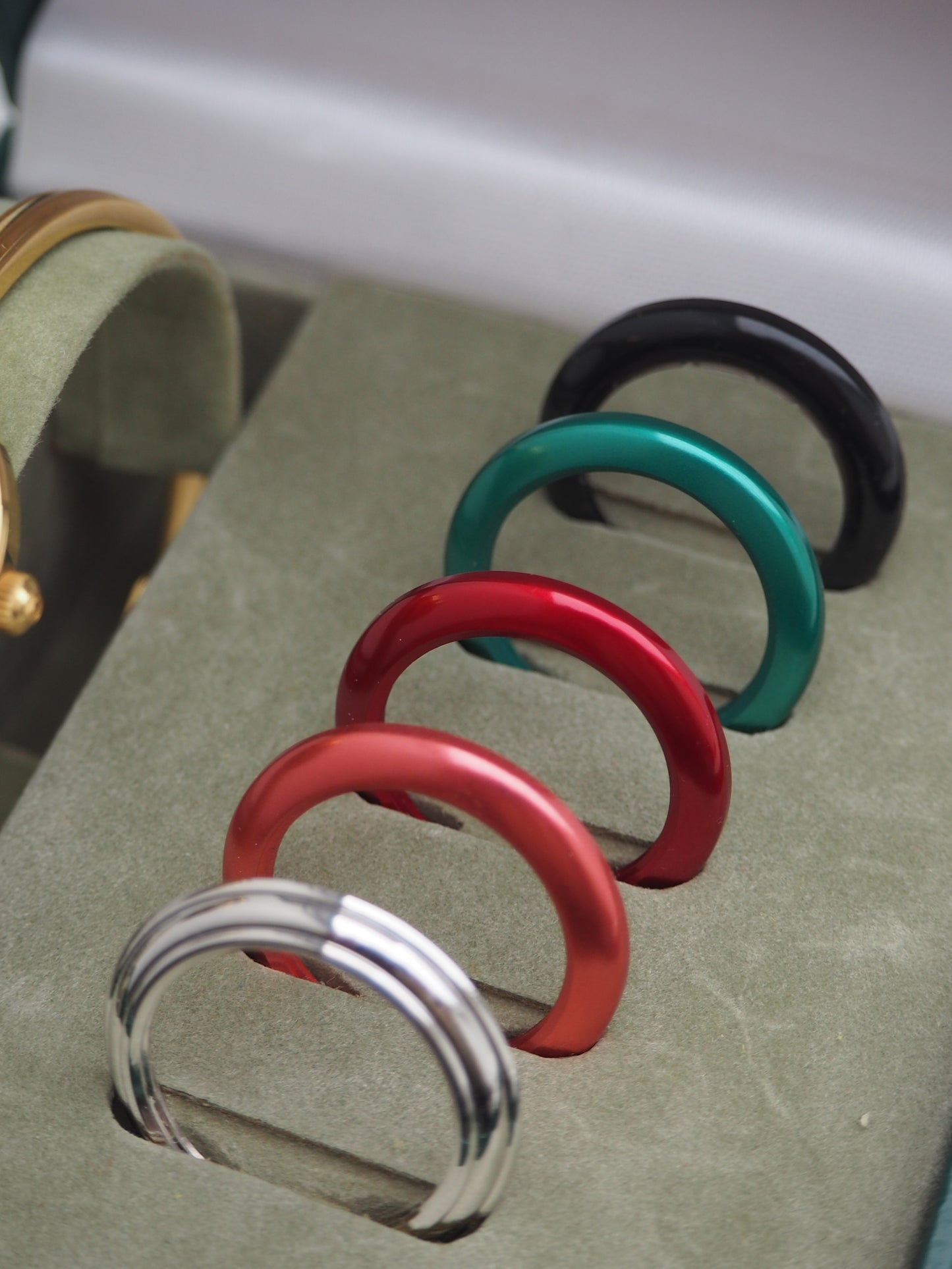 GUCCI INTERCHANGEABLE BEZEL WATCH