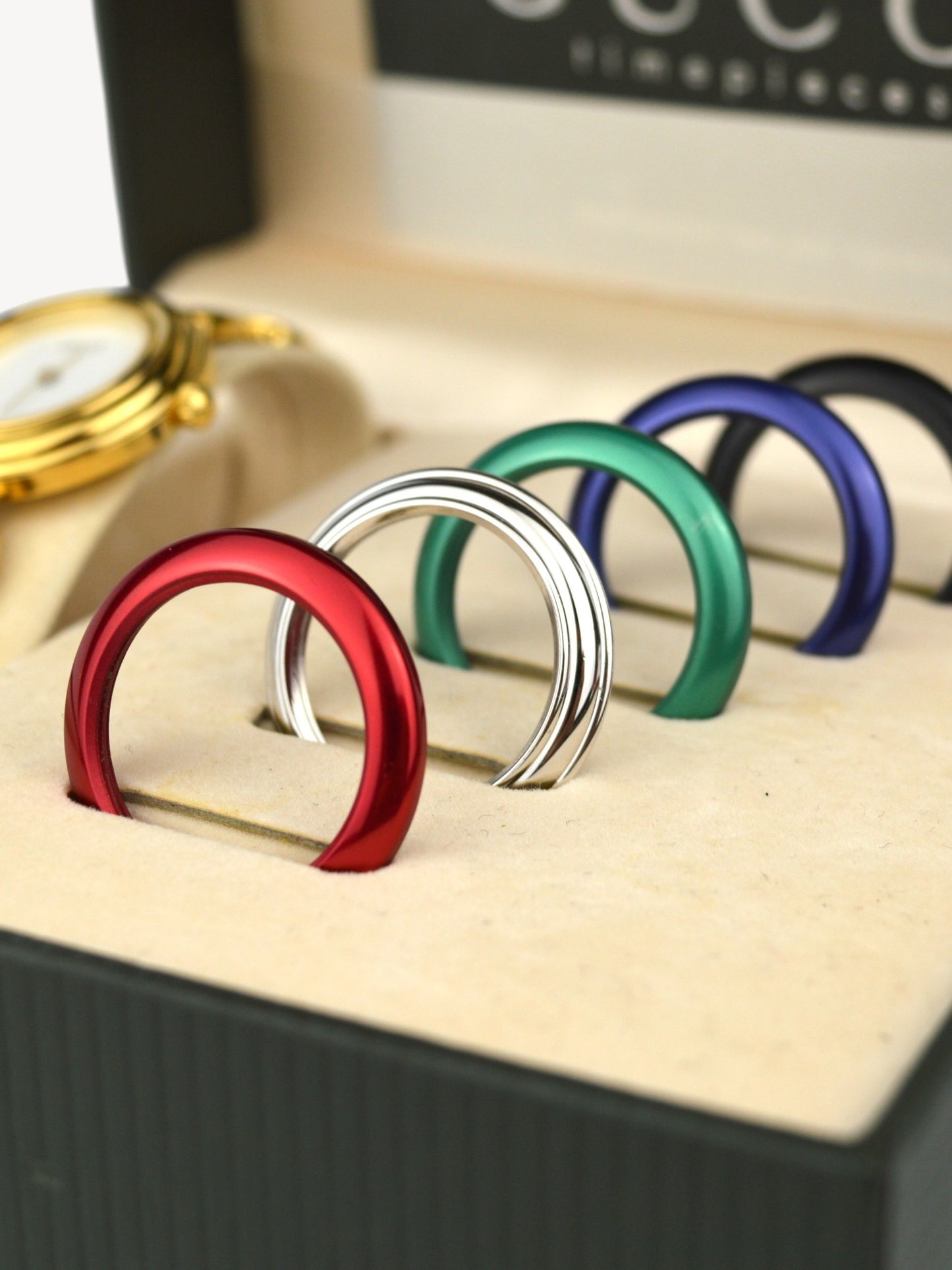 GUCCI INTERCHANGEABLE BEZEL WATCH