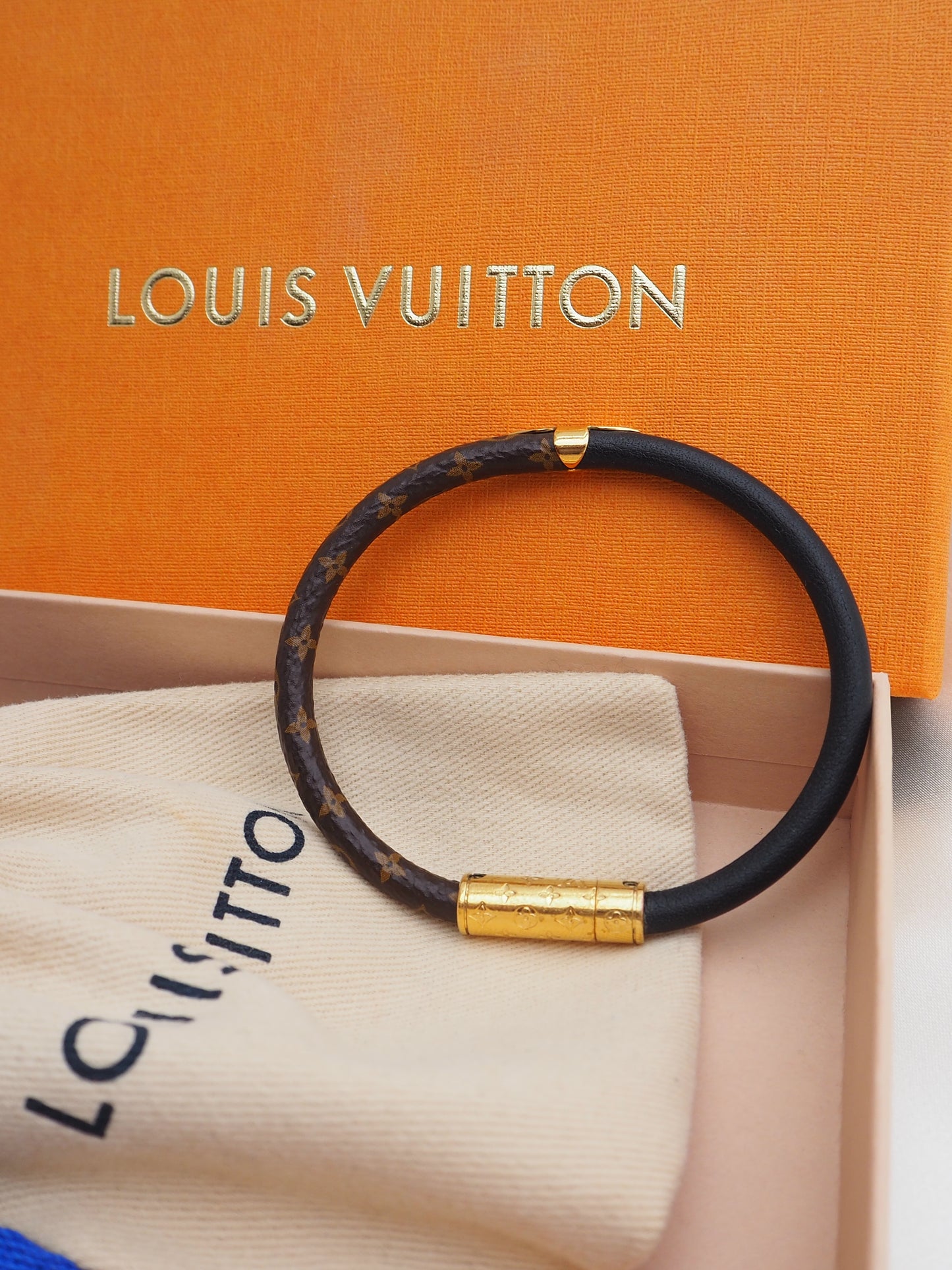 LOUIS VUITTON DAILY CONFIDENTIAL BRACELET 19