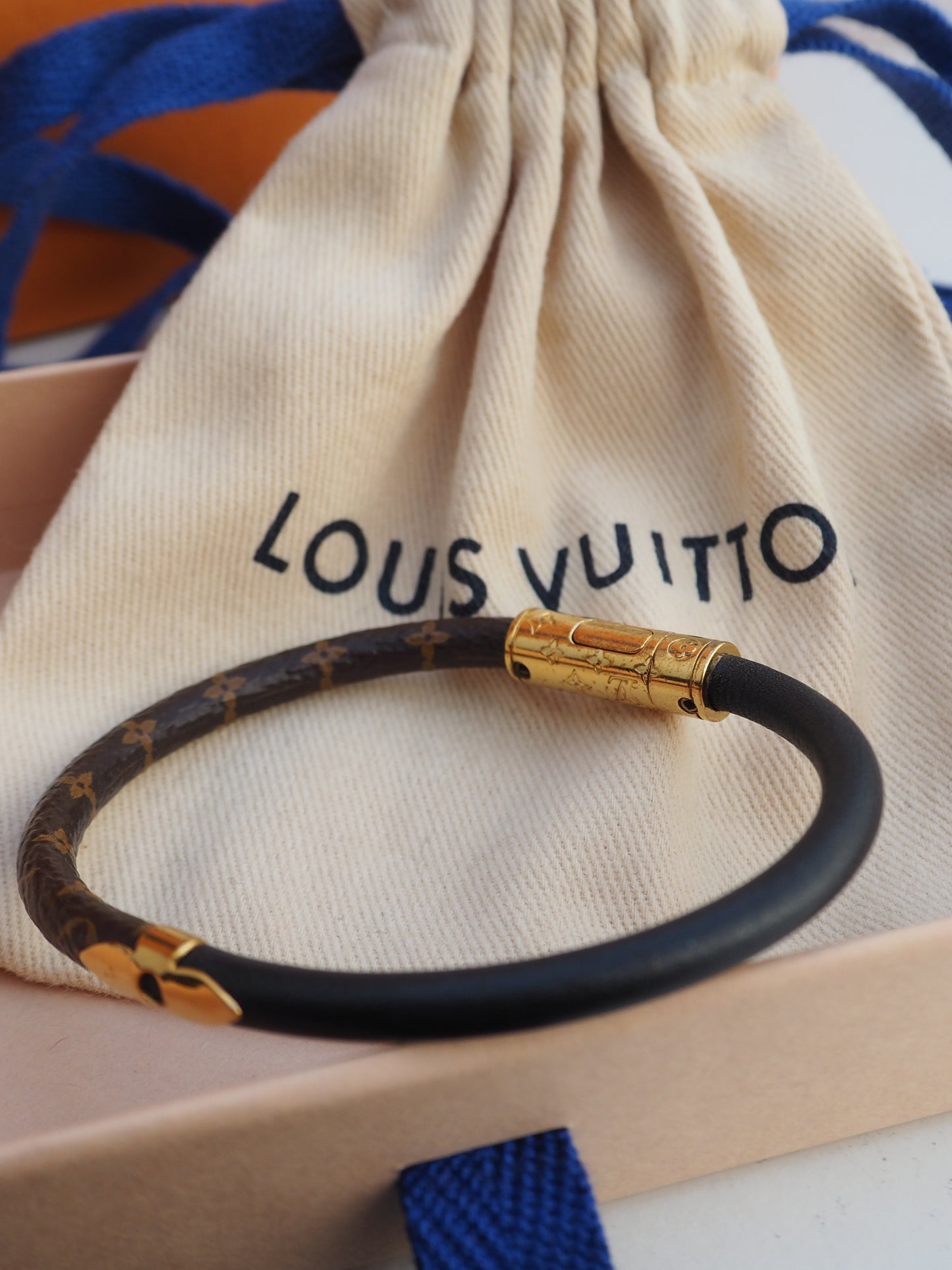 LOUIS VUITTON DAILY CONFIDENTIAL BRACELET 19