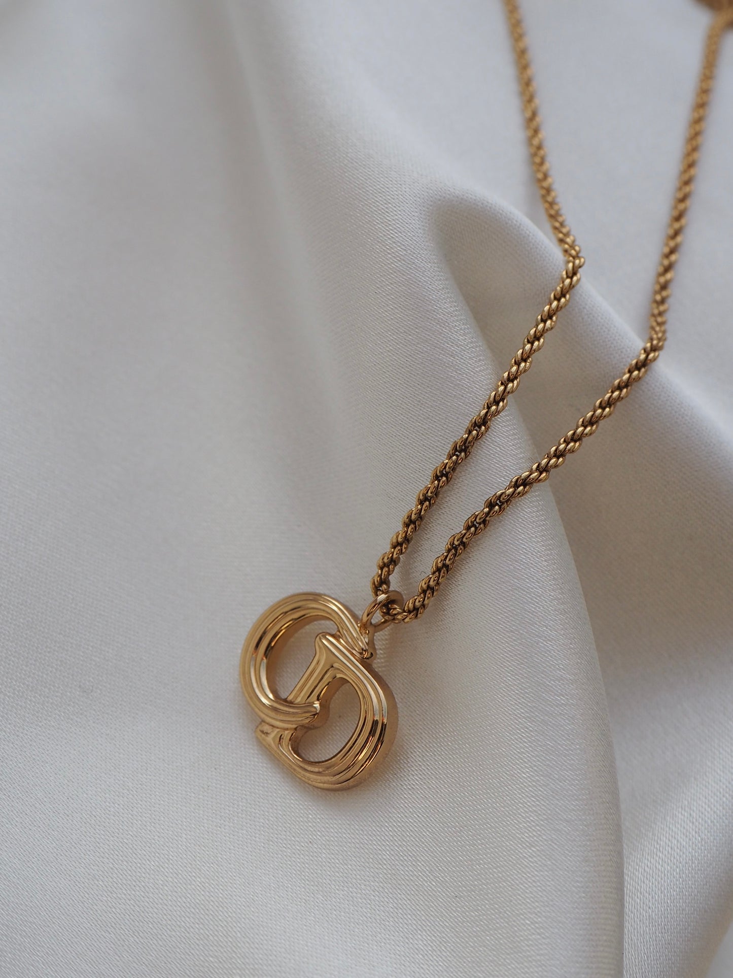 CHISTIAN DIOR NECKLACE