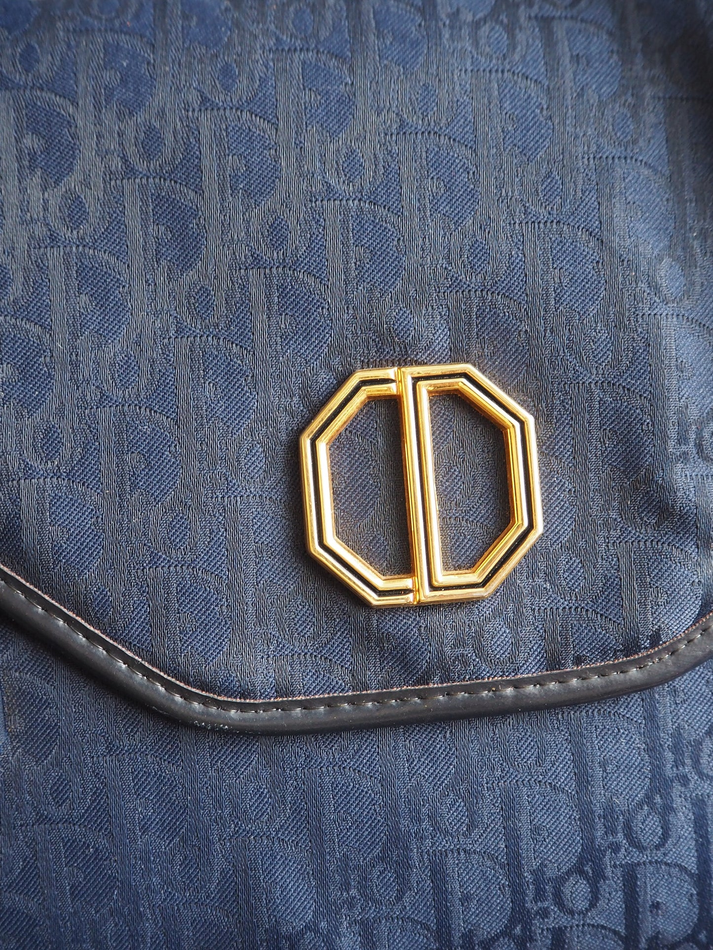 CHRISTIAN DIOR SHOULDER BAG