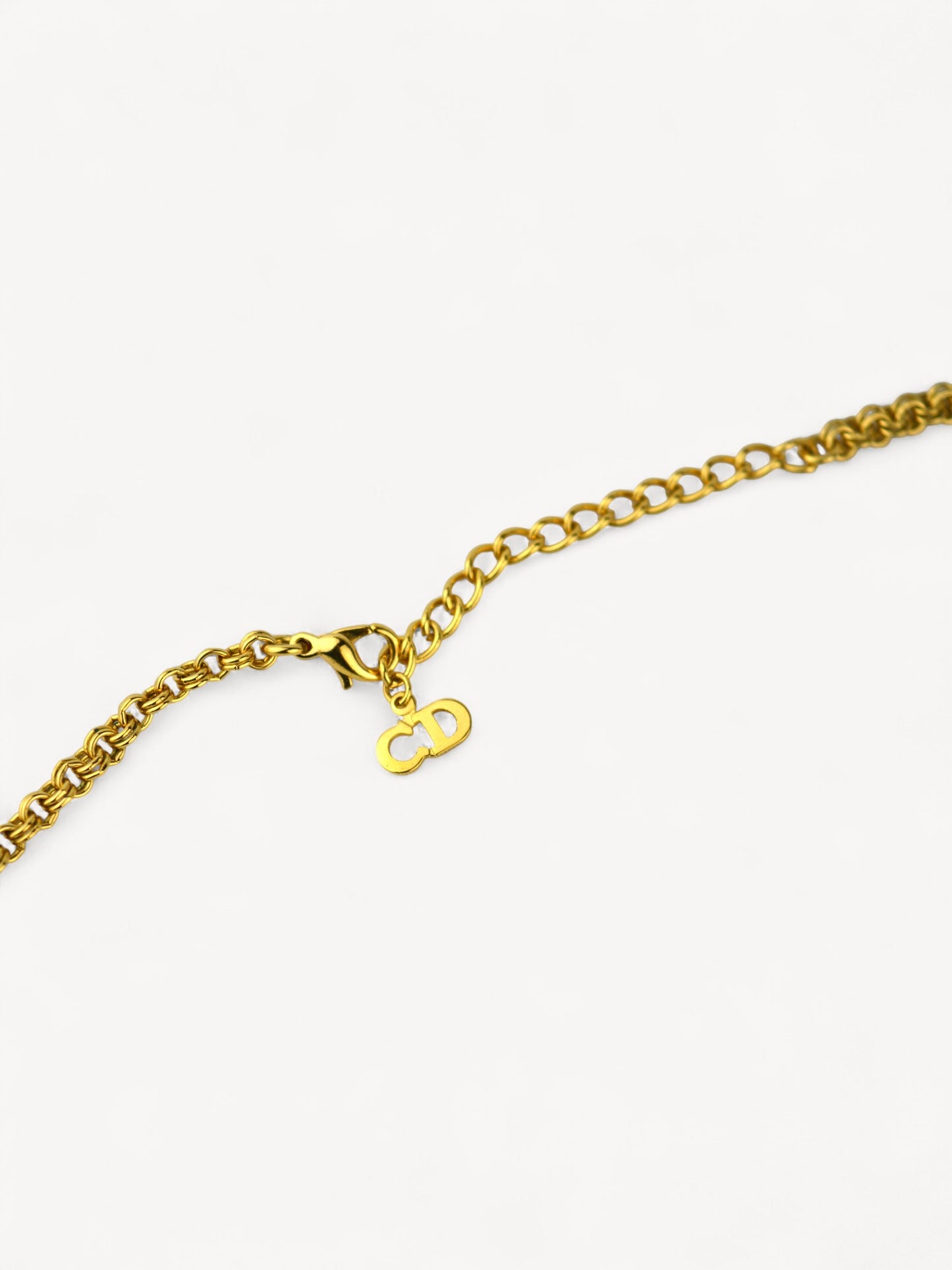 CHISTIAN DIOR NECKLACE
