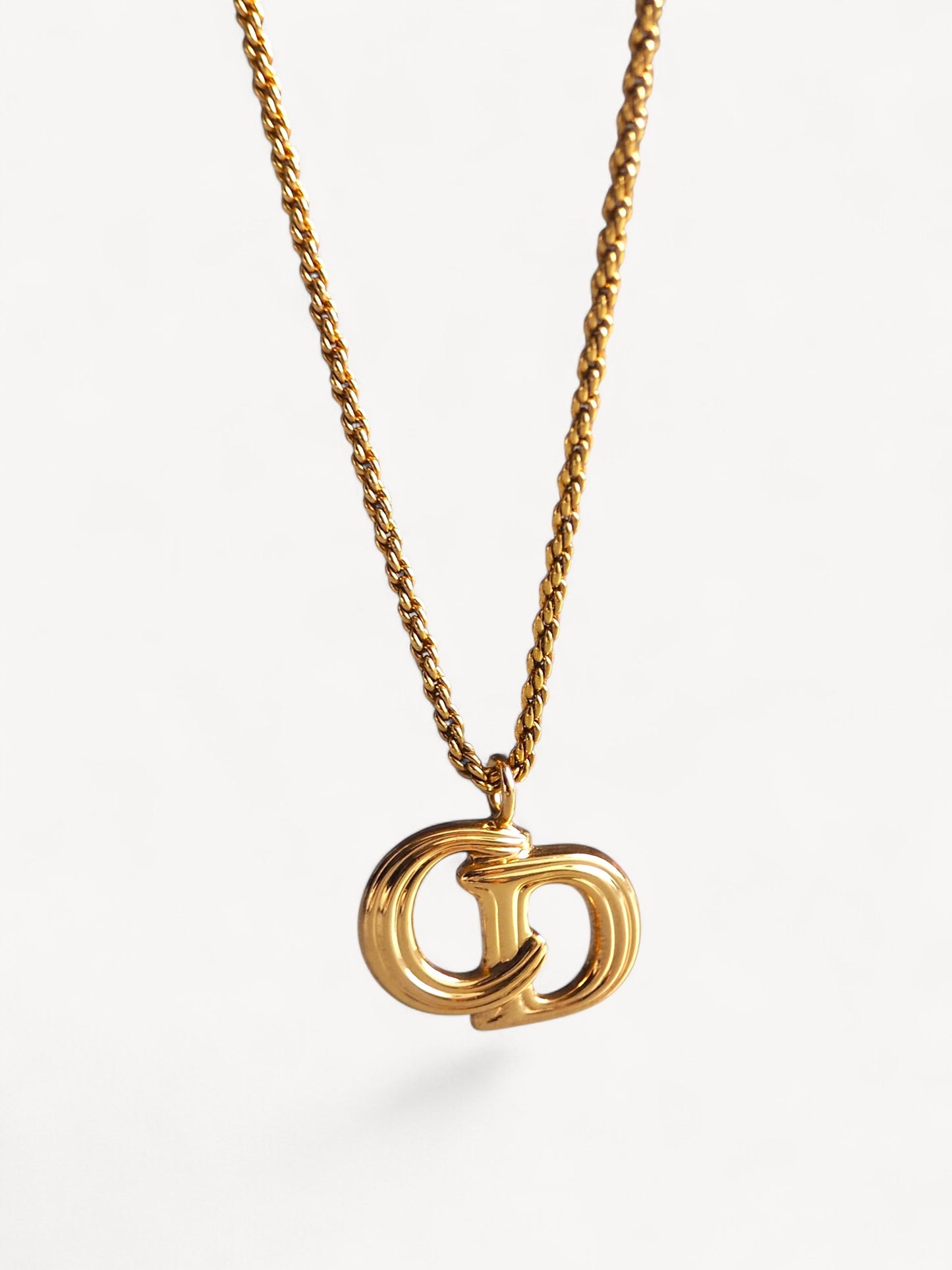CHISTIAN DIOR NECKLACE