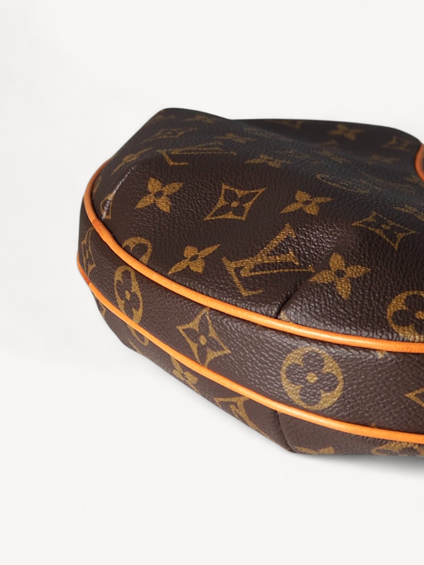 LOUIS VUITTON CROISSANT PM