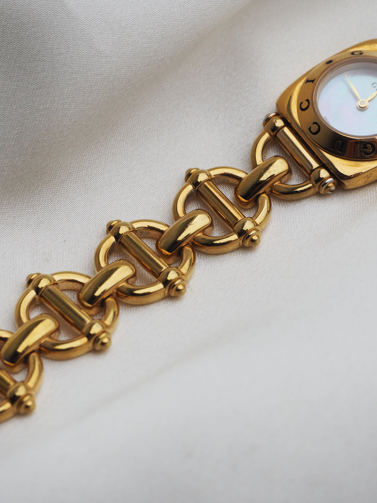 GUCCI 6400L WATCH