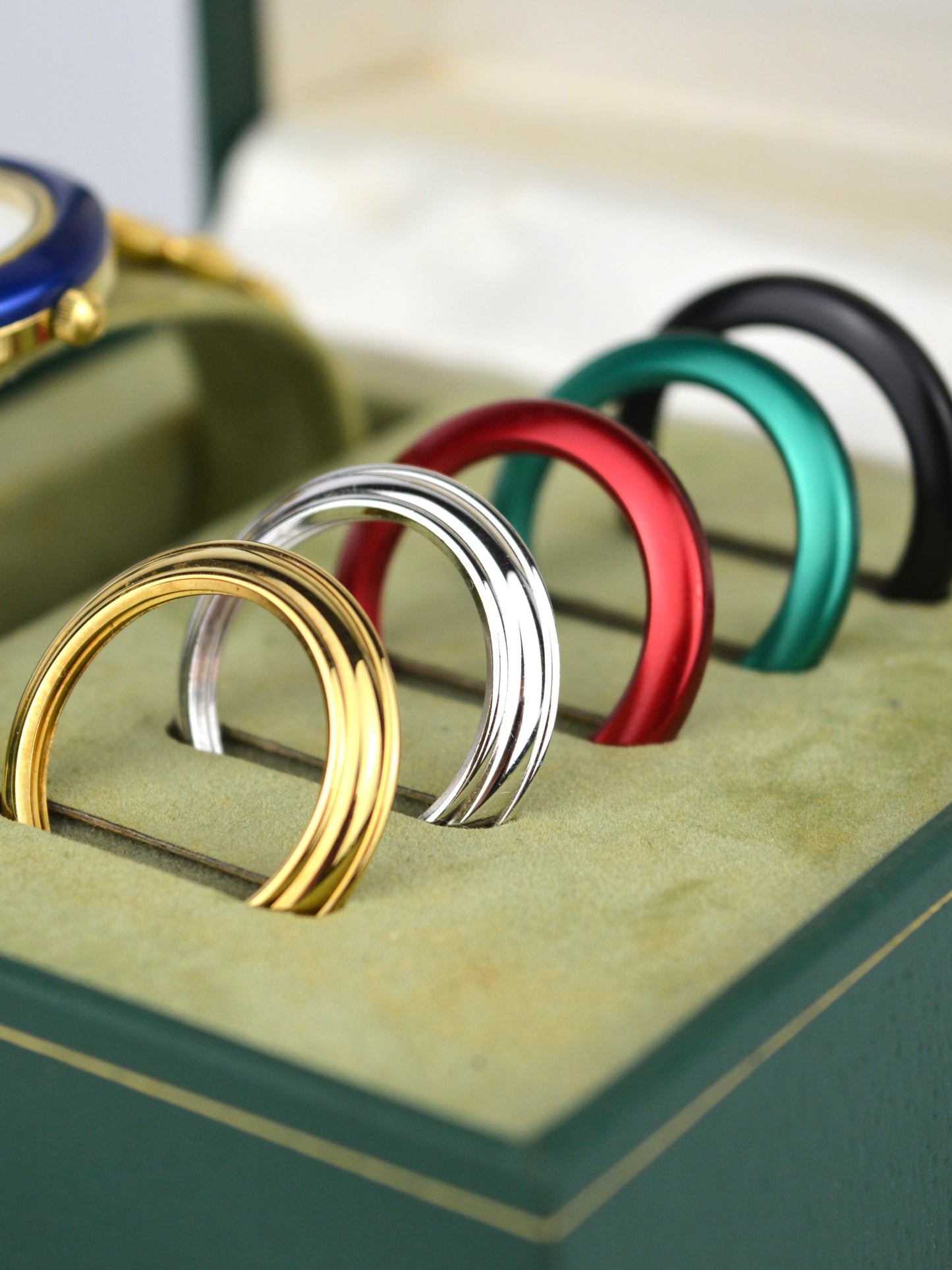 GUCCI INTERCHANGEABLE BEZEL WATCH