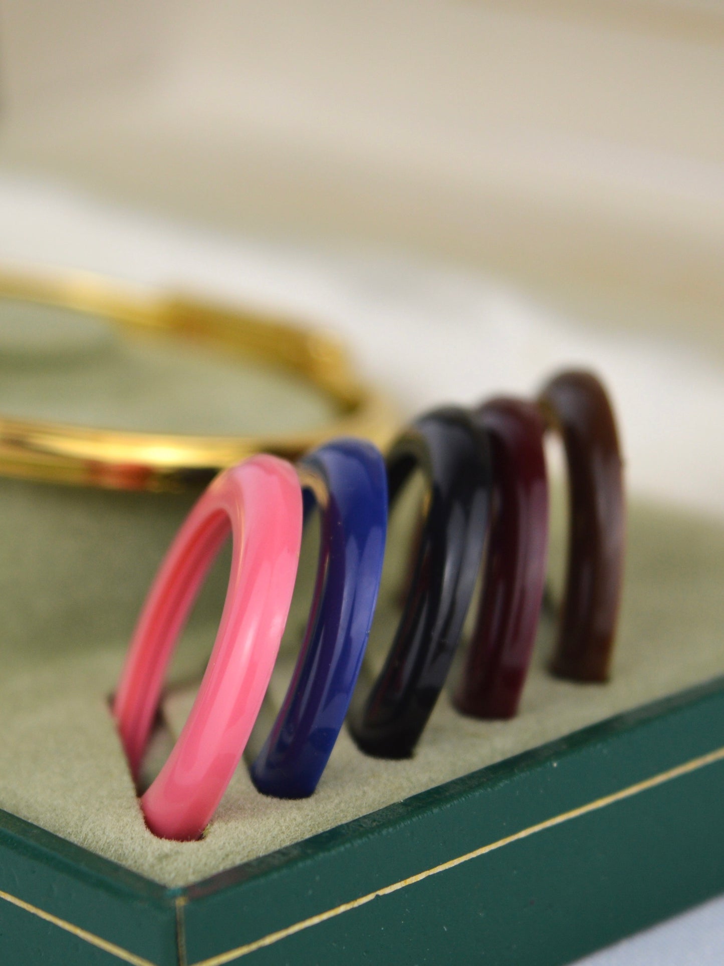 GUCCI INTERCHANGEABLE BEZEL WATCH