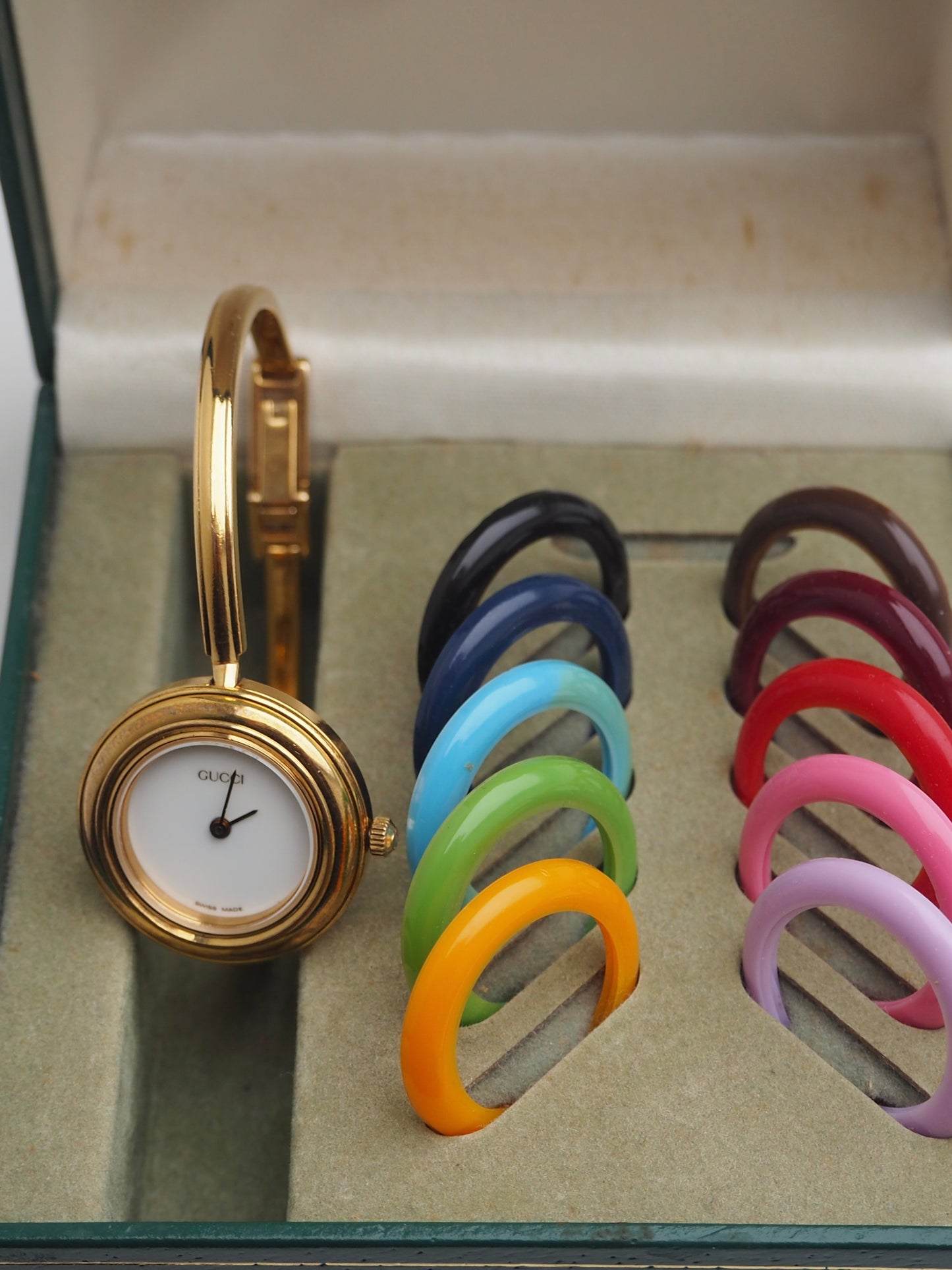 GUCCI INTERCHANGEABLE BEZEL WATCH