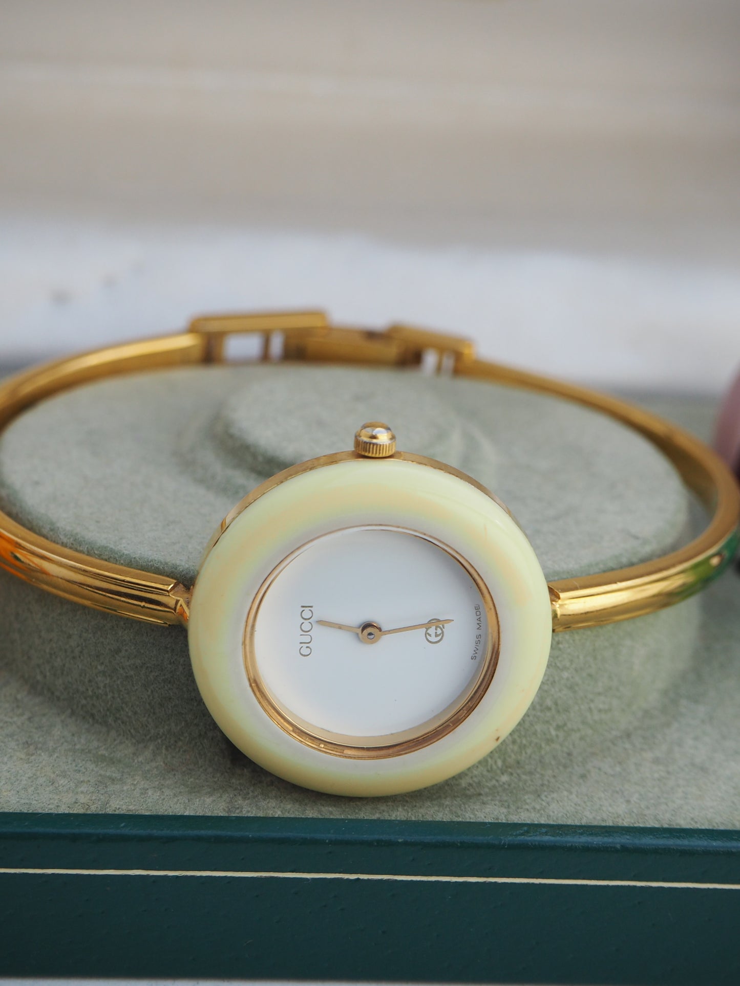 GUCCI INTERCHANGEABLE BEZEL WATCH