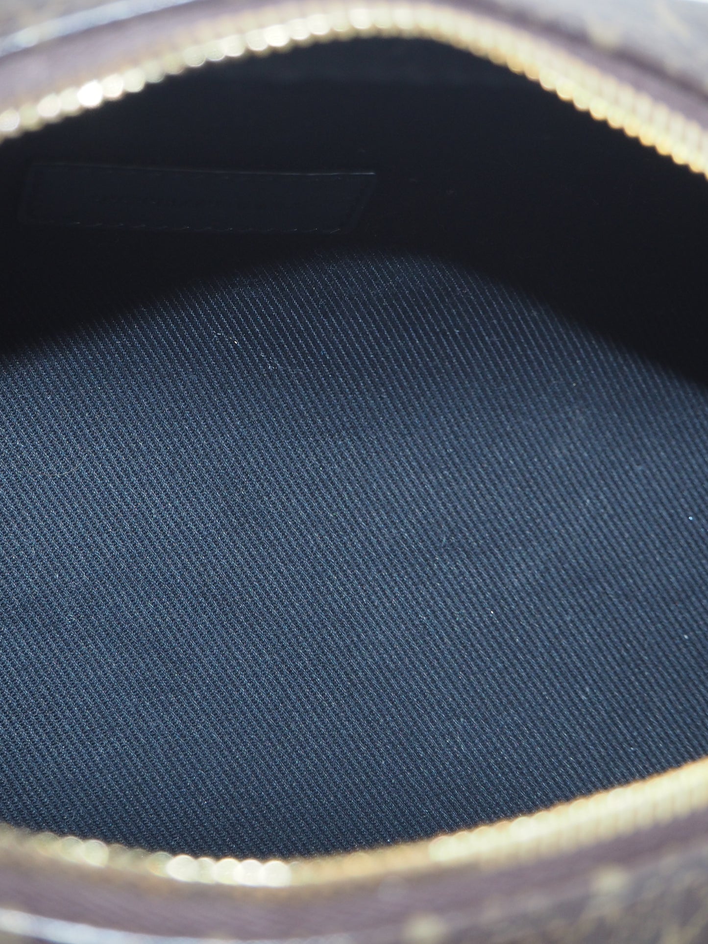YVES SAINT LAURENT LE MONOGRAMME VANITY CASE