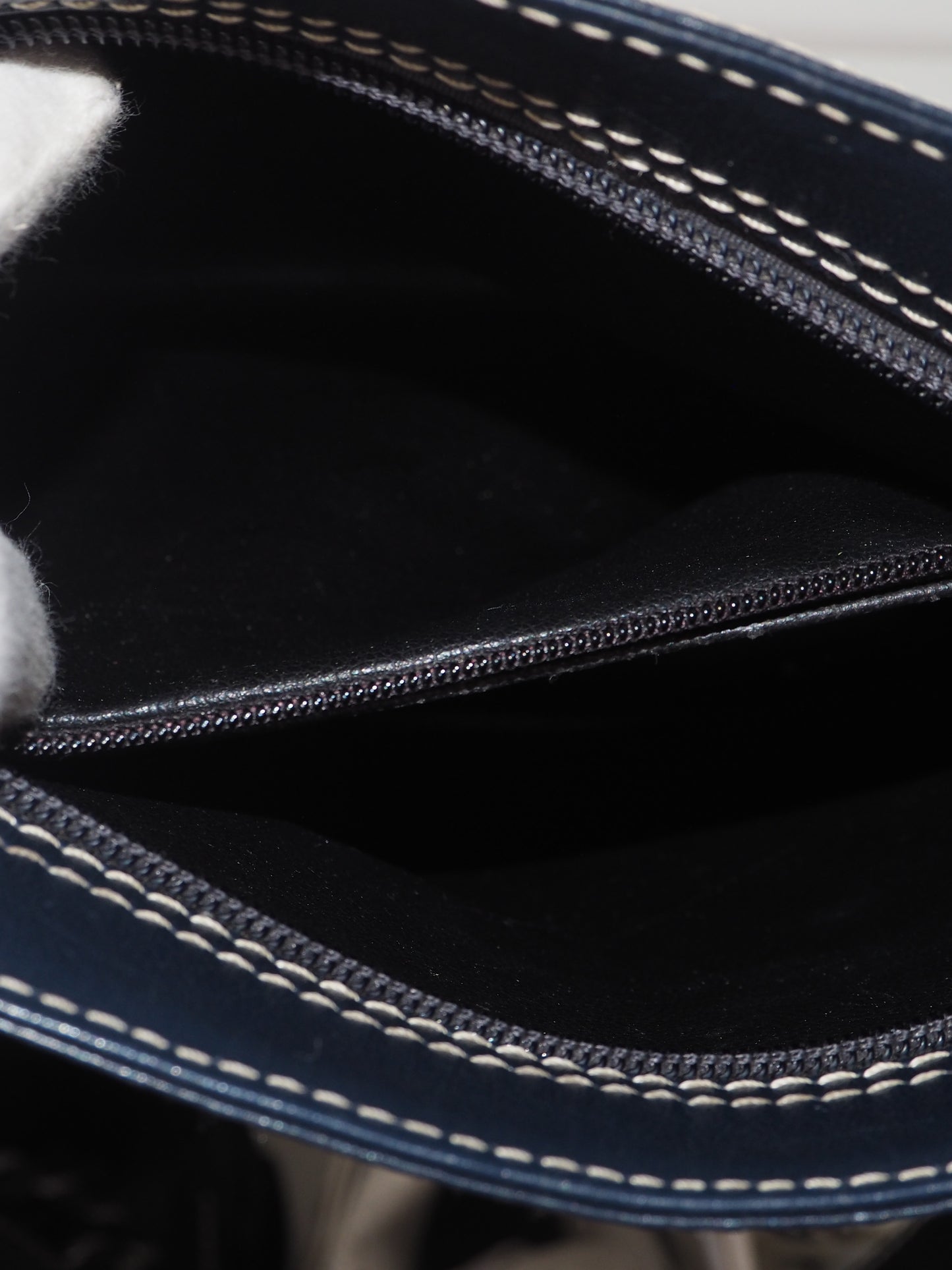 YVES SAINT LAURENT SHOULDER BAG