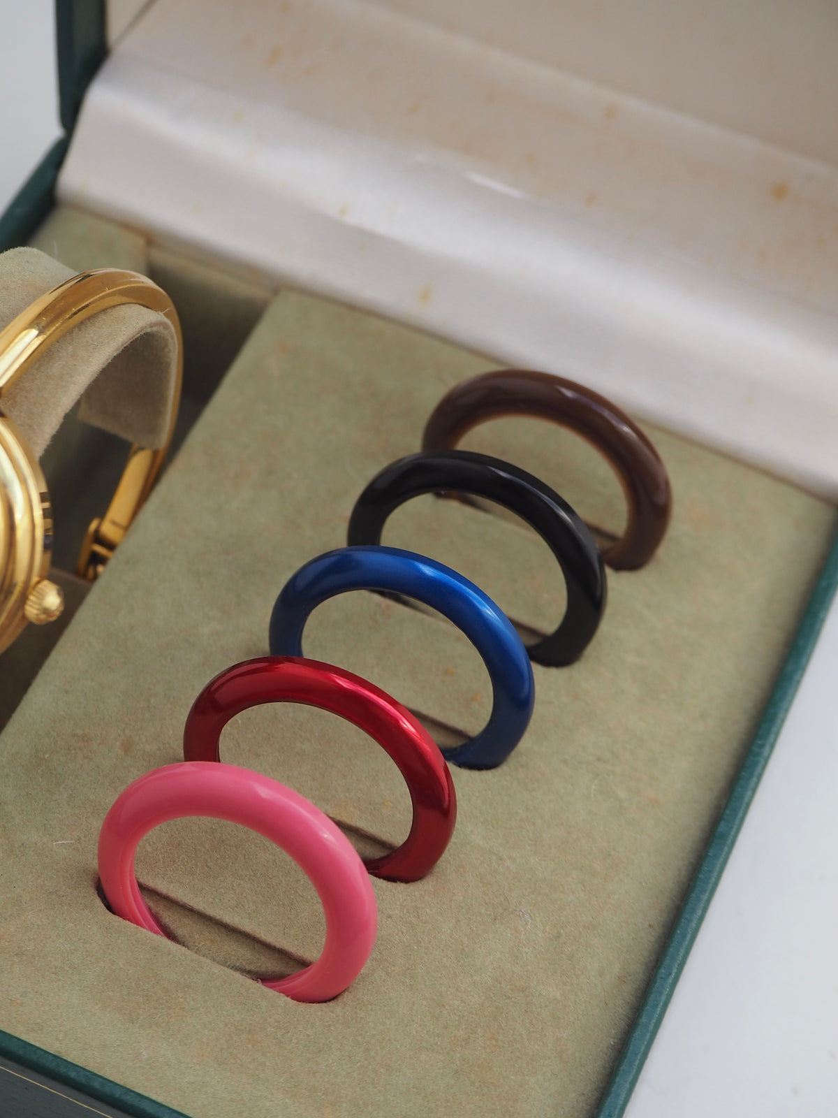 GUCCI INTERCHANGEABLE BEZEL WATCH
