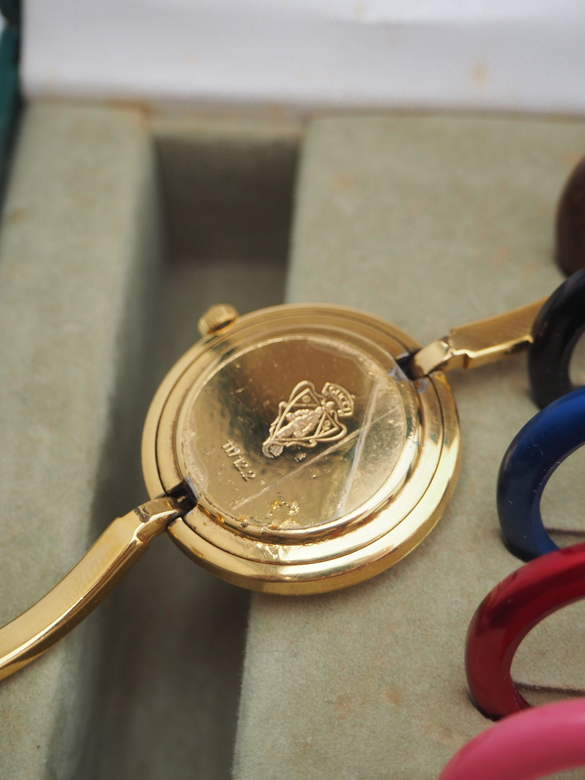 GUCCI INTERCHANGEABLE BEZEL WATCH