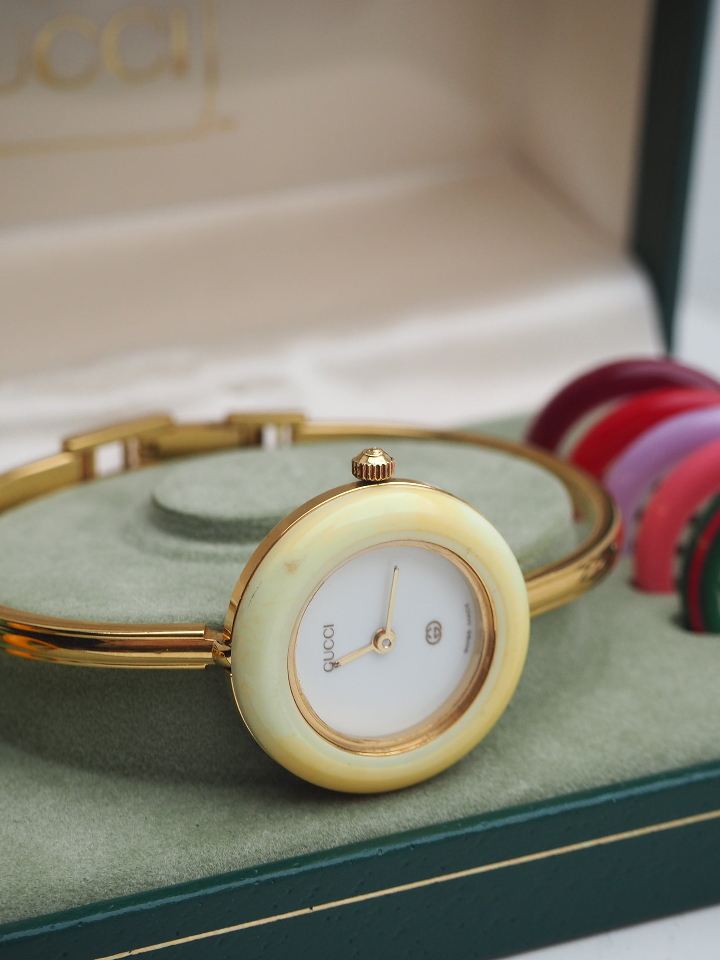 GUCCI INTERCHANGEABLE BEZEL WATCH