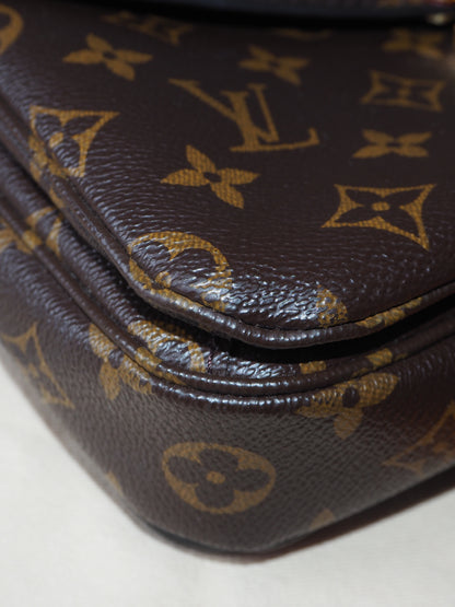 LOUIS VUITTON POCHETTE MÉTIS