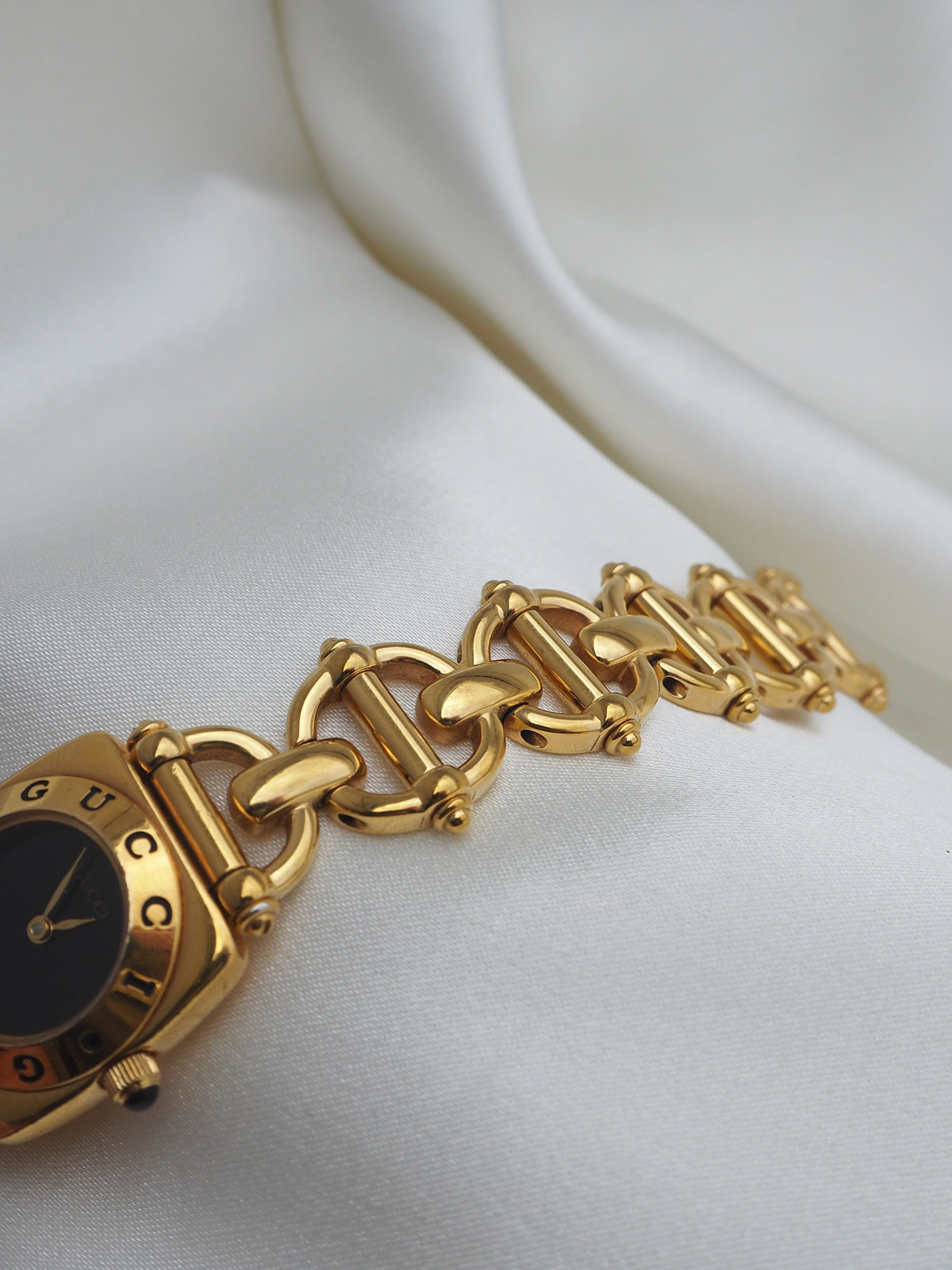 GUCCI 6400L WATCH