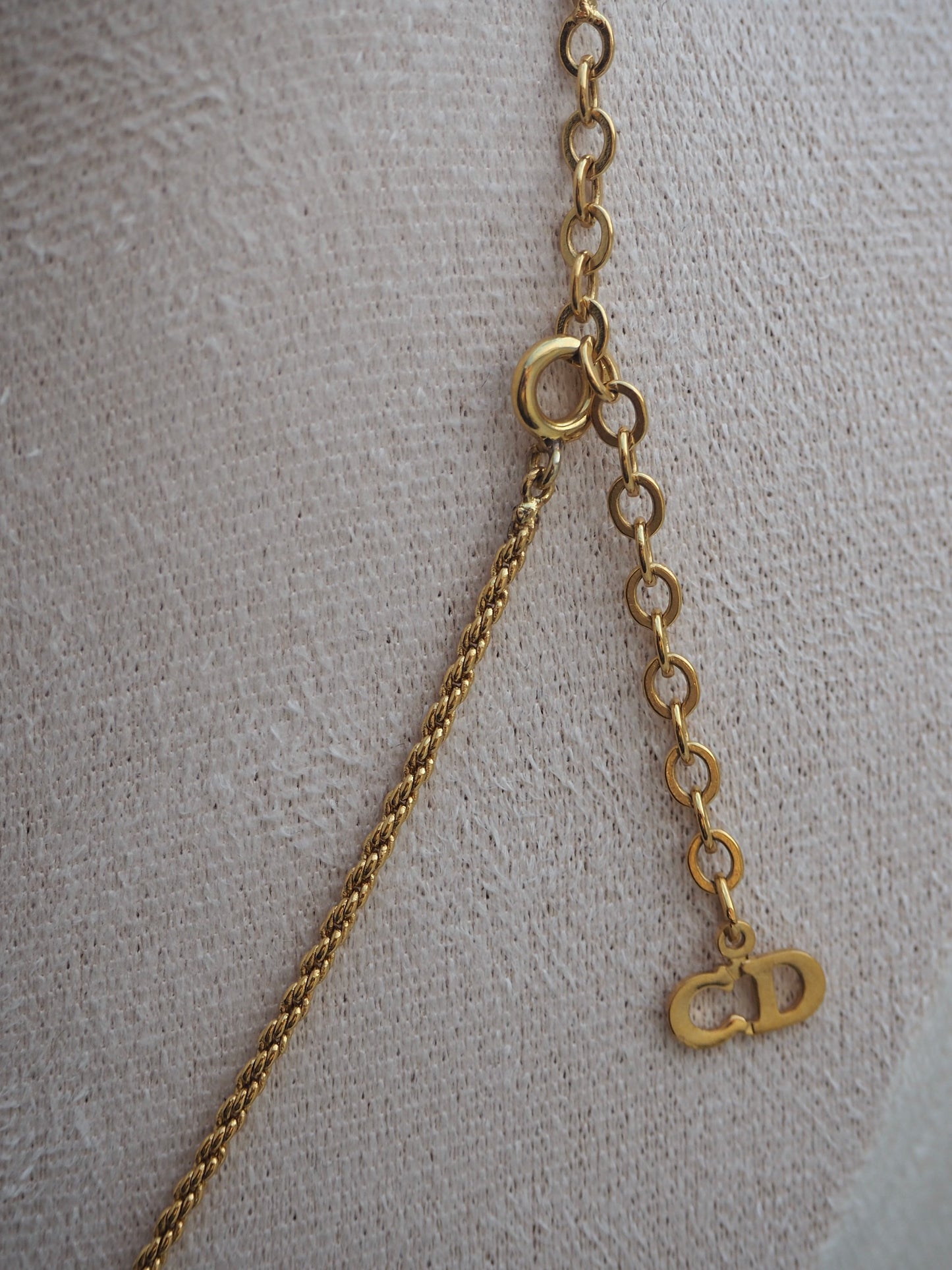 CHRISTIAN DIOR NECKLACE