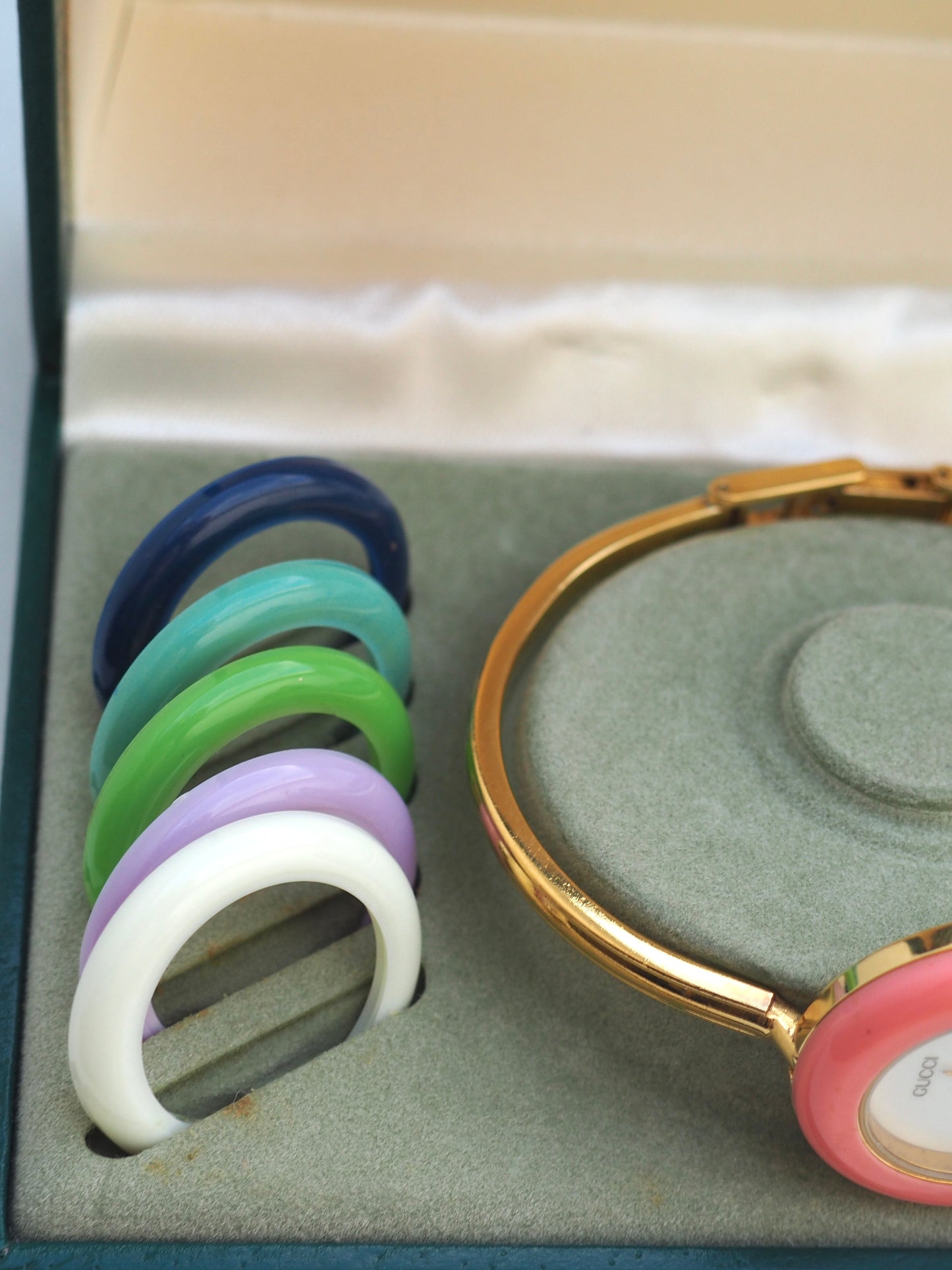 GUCCI INTERCHANGEABLE BEZEL WATCH