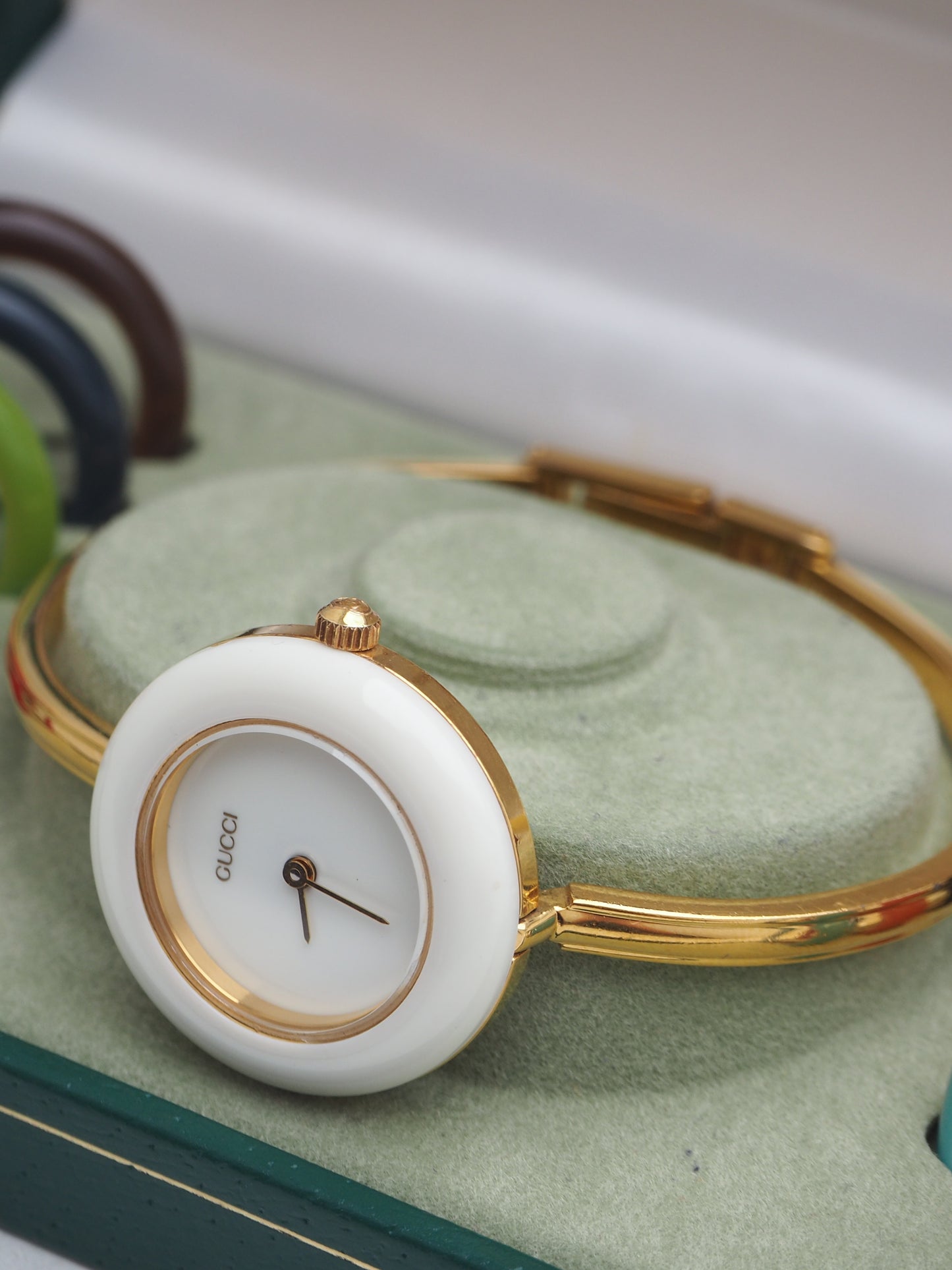 GUCCI INTERCHANGEABLE BEZEL WATCH