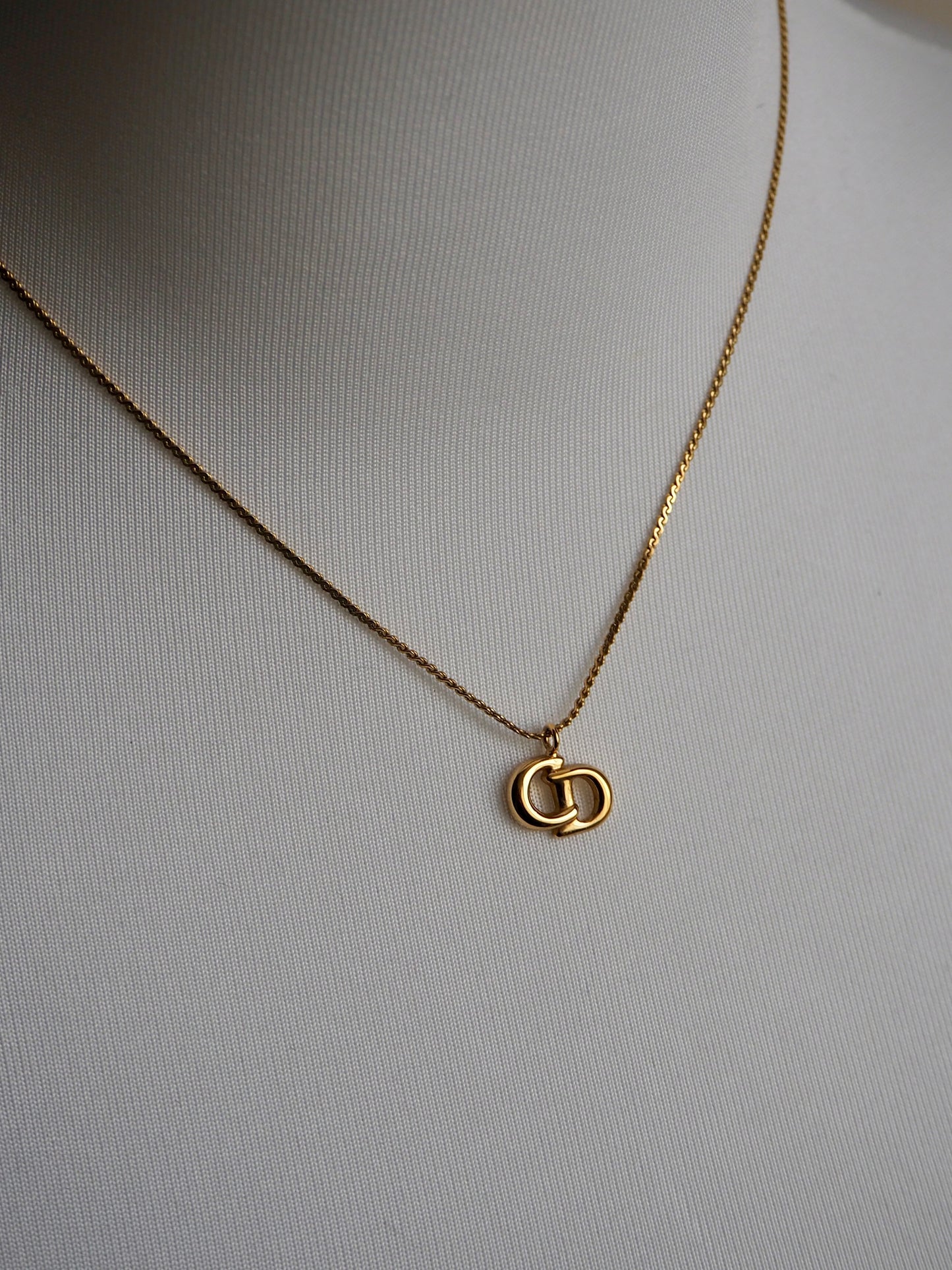 CHISTIAN DIOR NECKLACE