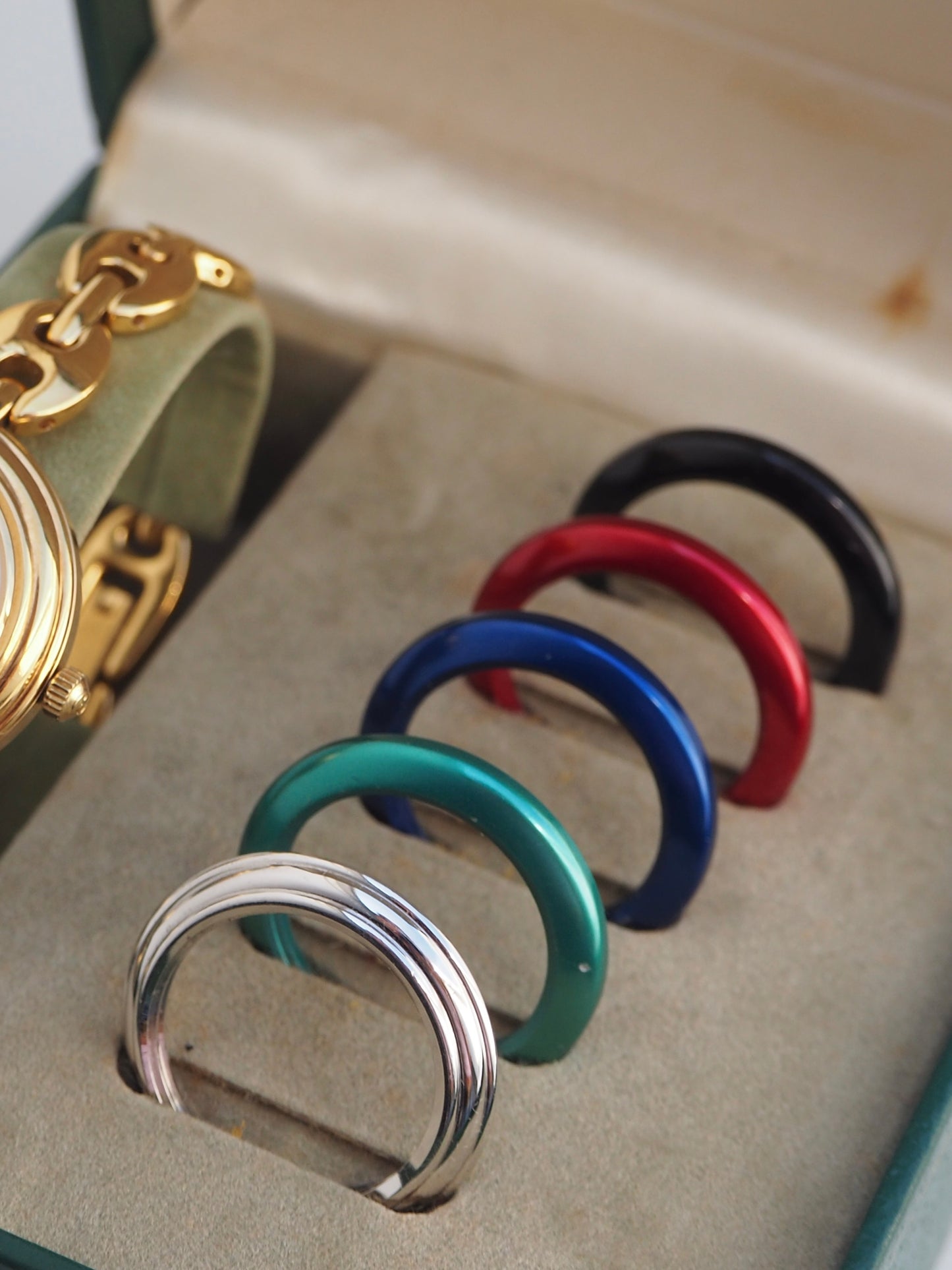 GUCCI INTERCHANGEABLE BEZEL WATCH