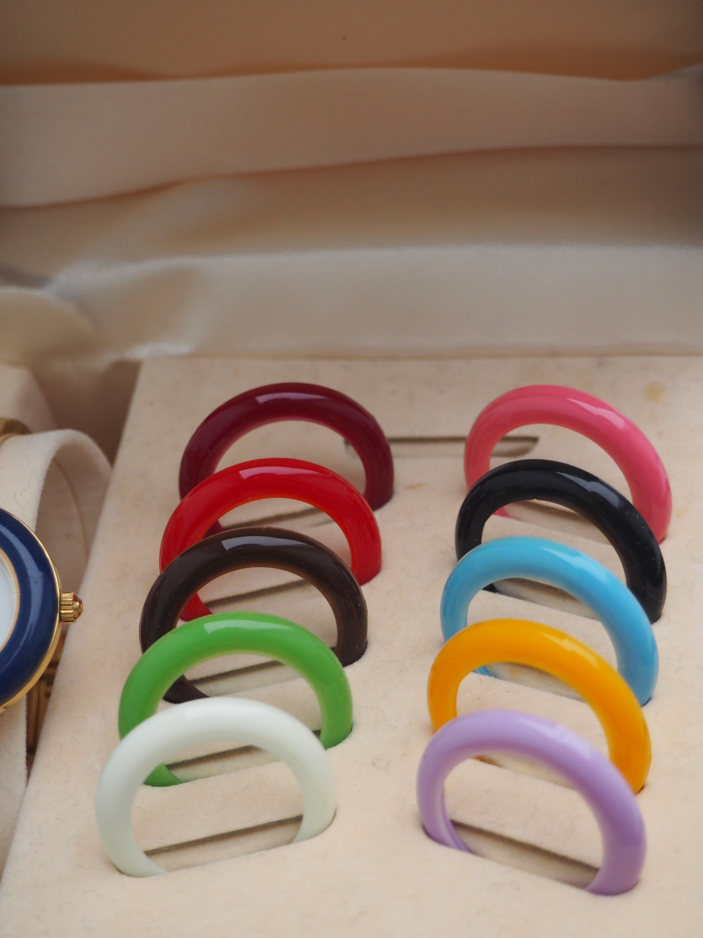 GUCCI INTERCHANGEABLE BEZEL WATCH