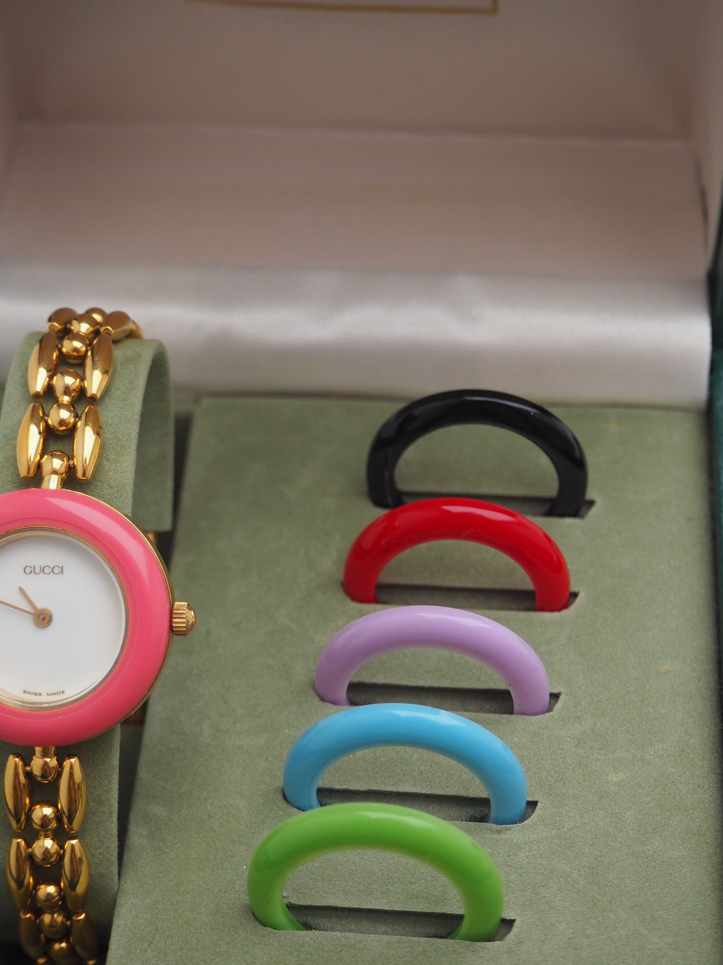GUCCI INTERCHANGEABLE BEZEL WATCH