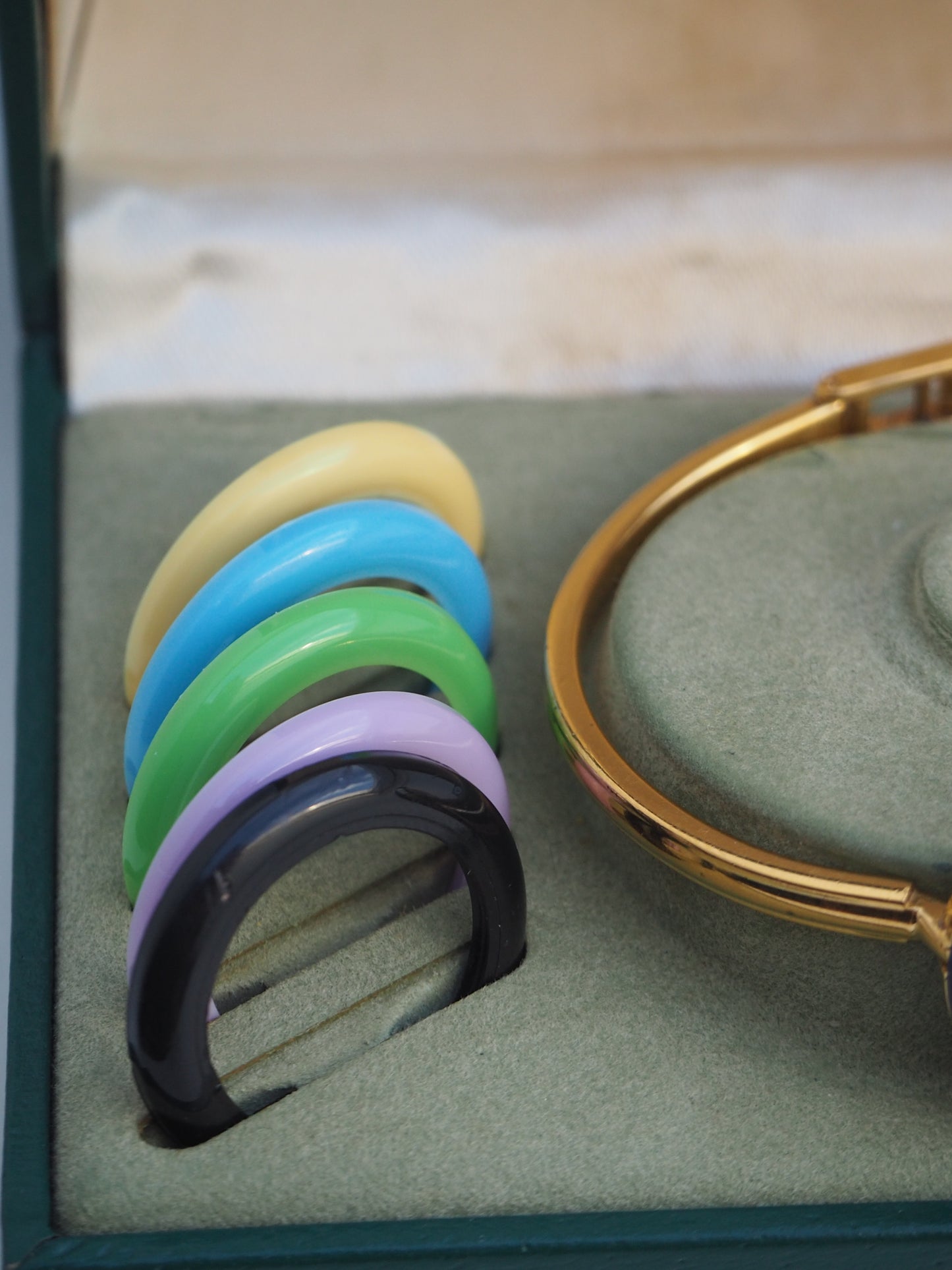 GUCCI INTERCHANGEABLE BEZEL WATCH