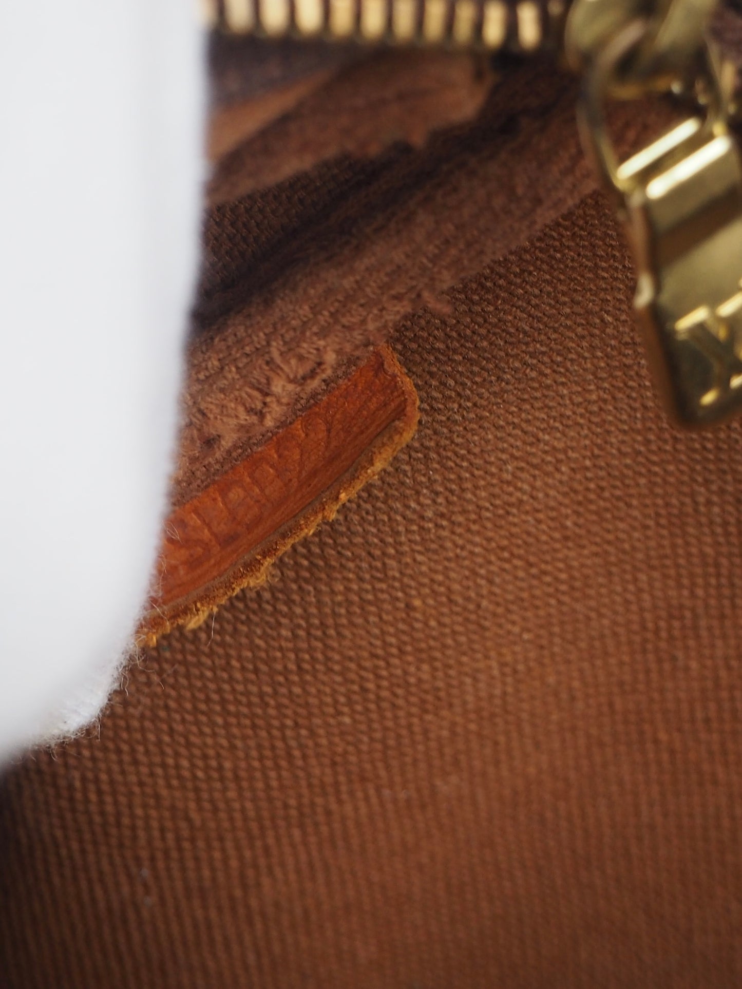 LOUIS VUITTON POCHETTE ACCESSOIRES