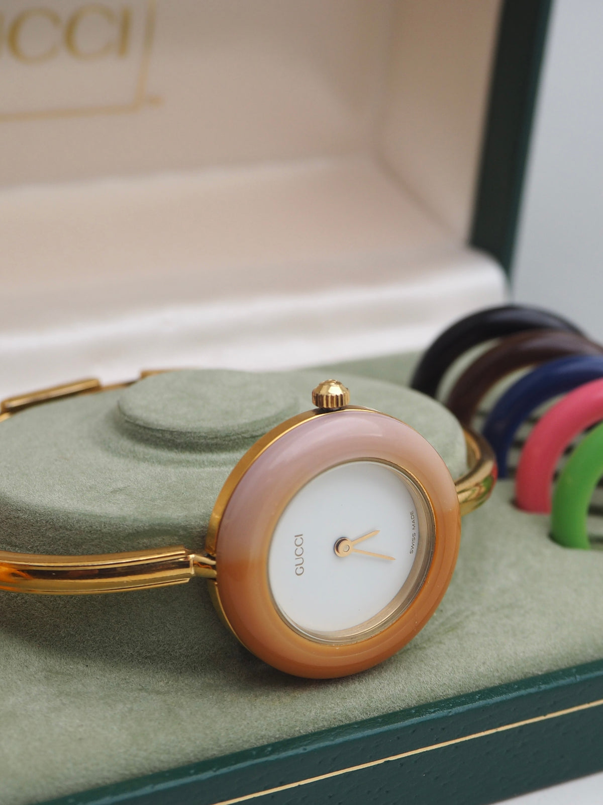 GUCCI INTERCHANGEABLE BEZEL WATCH